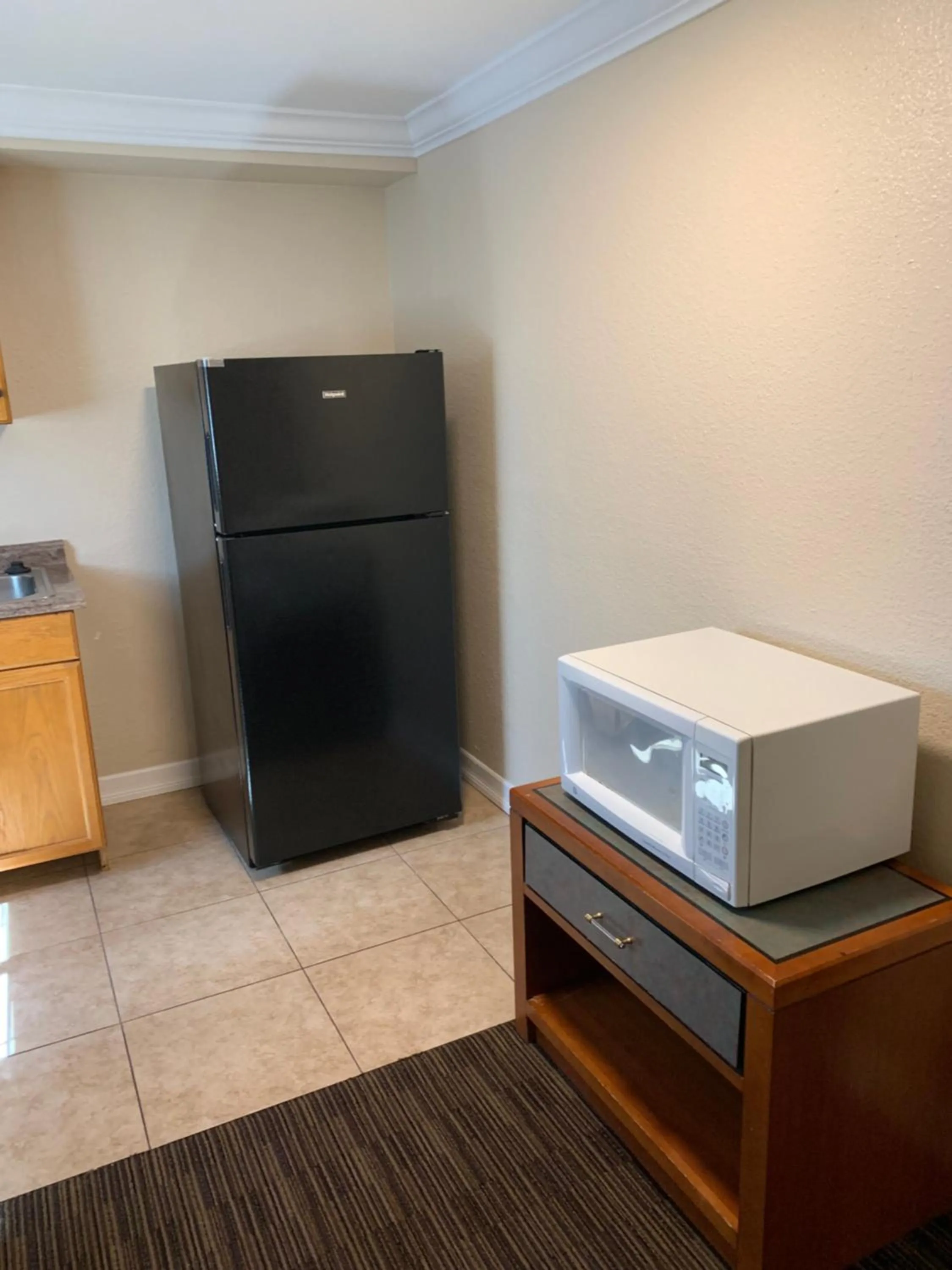Kitchen or kitchenette in A-1 Budget Motel