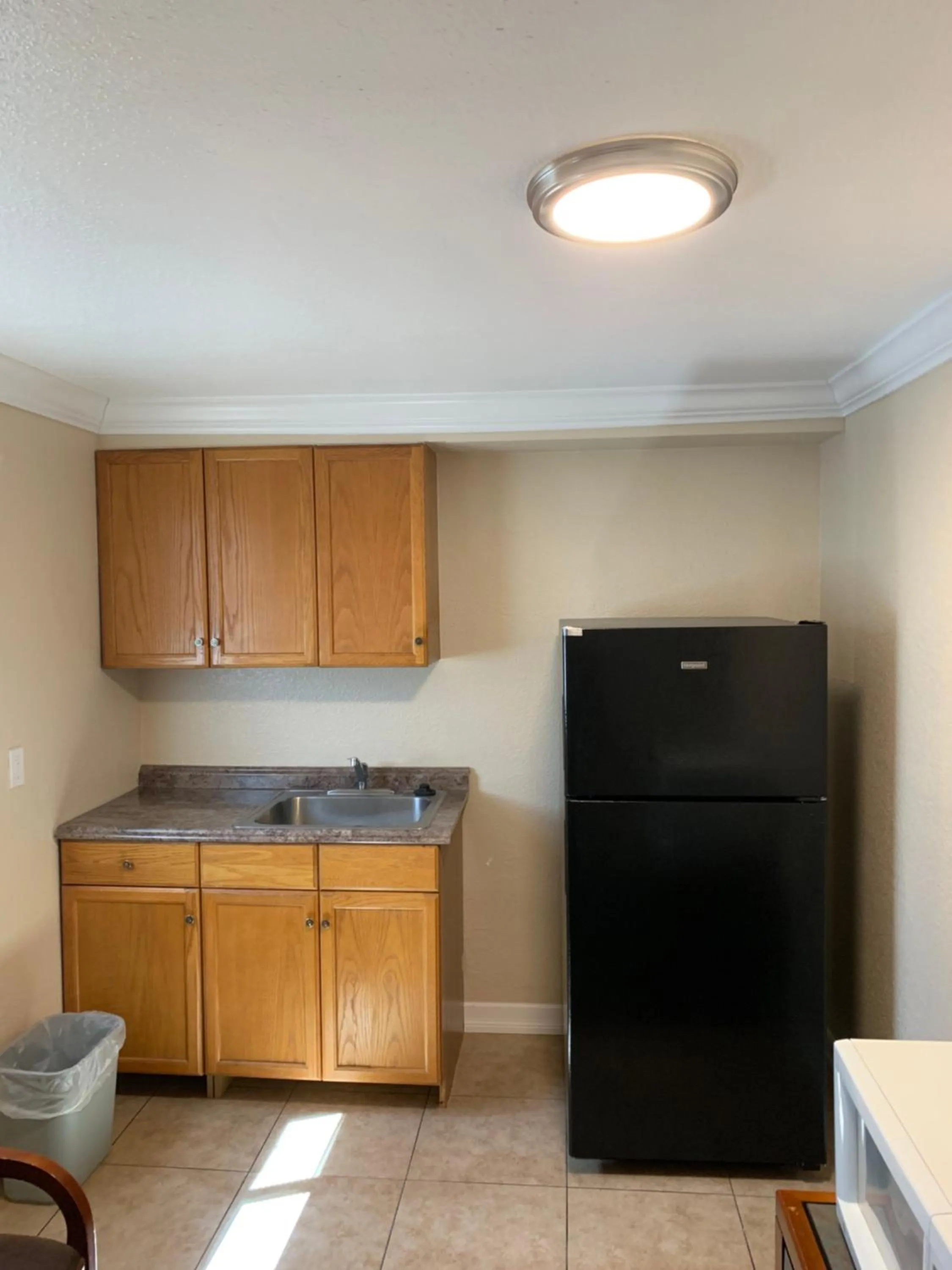 Kitchen or kitchenette in A-1 Budget Motel
