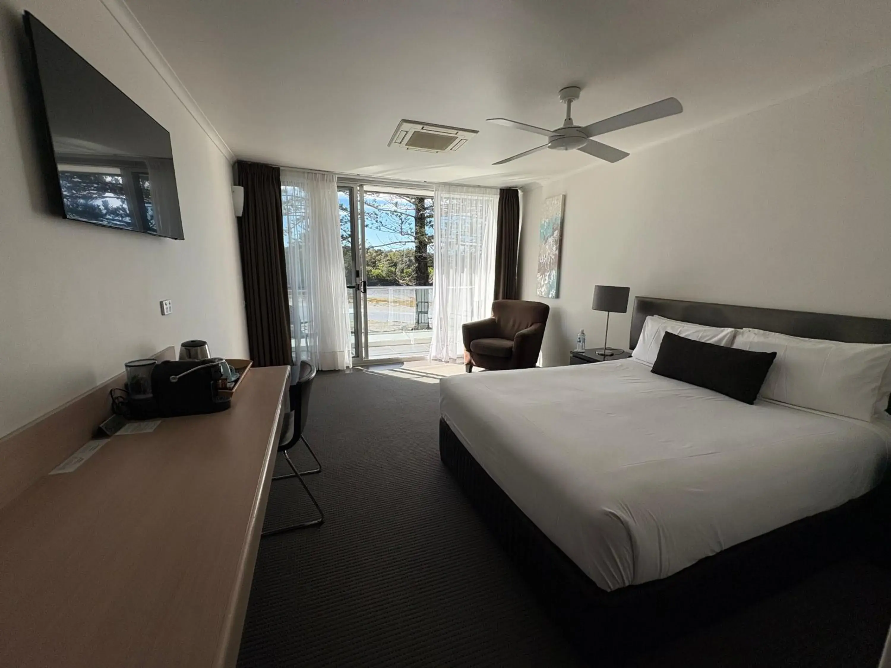 Queen Room in Brunswick River Inn Queen Room in Brunswick River Inn