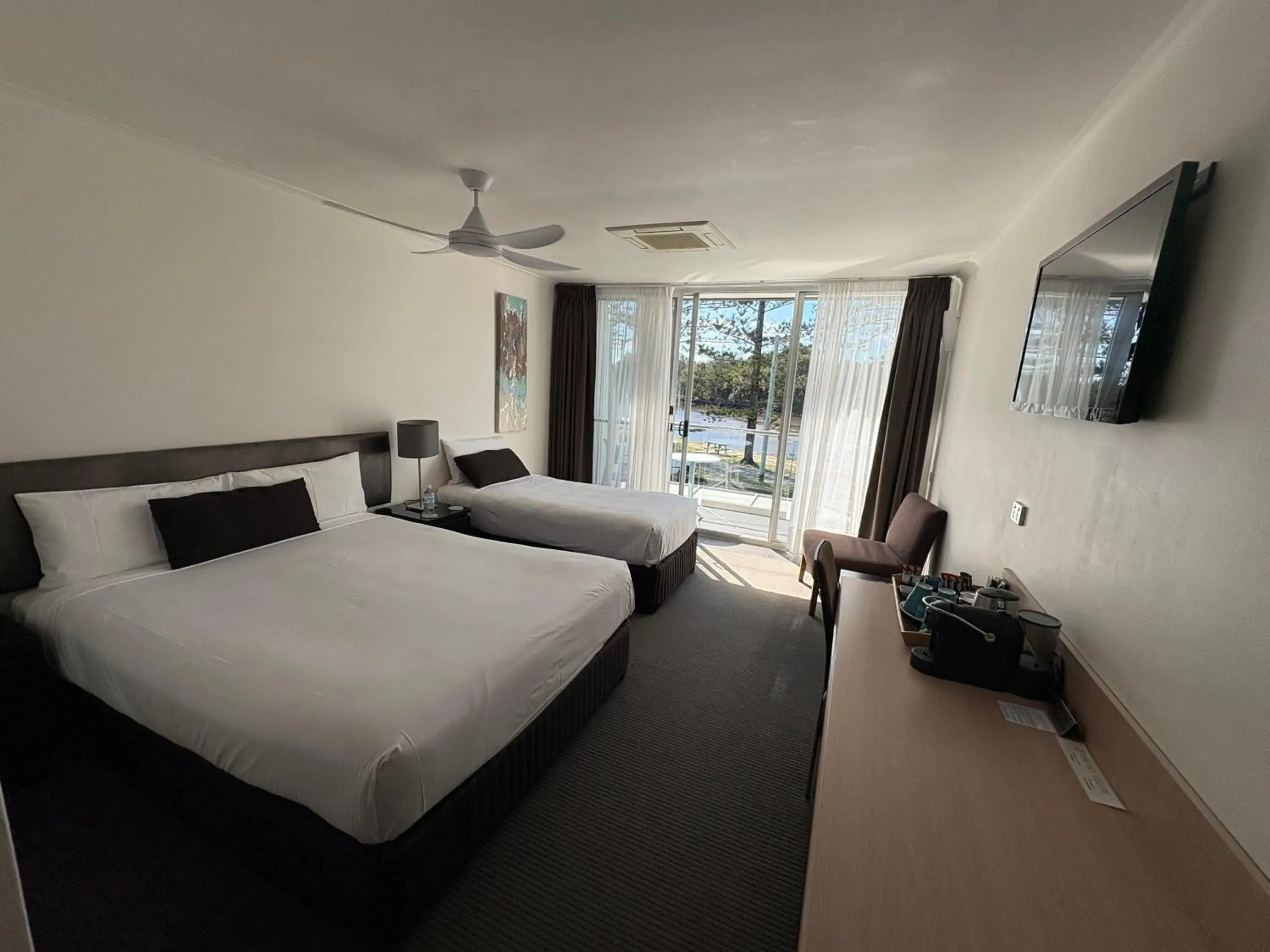 Triple Room in Brunswick River Inn Triple Room in Brunswick River Inn