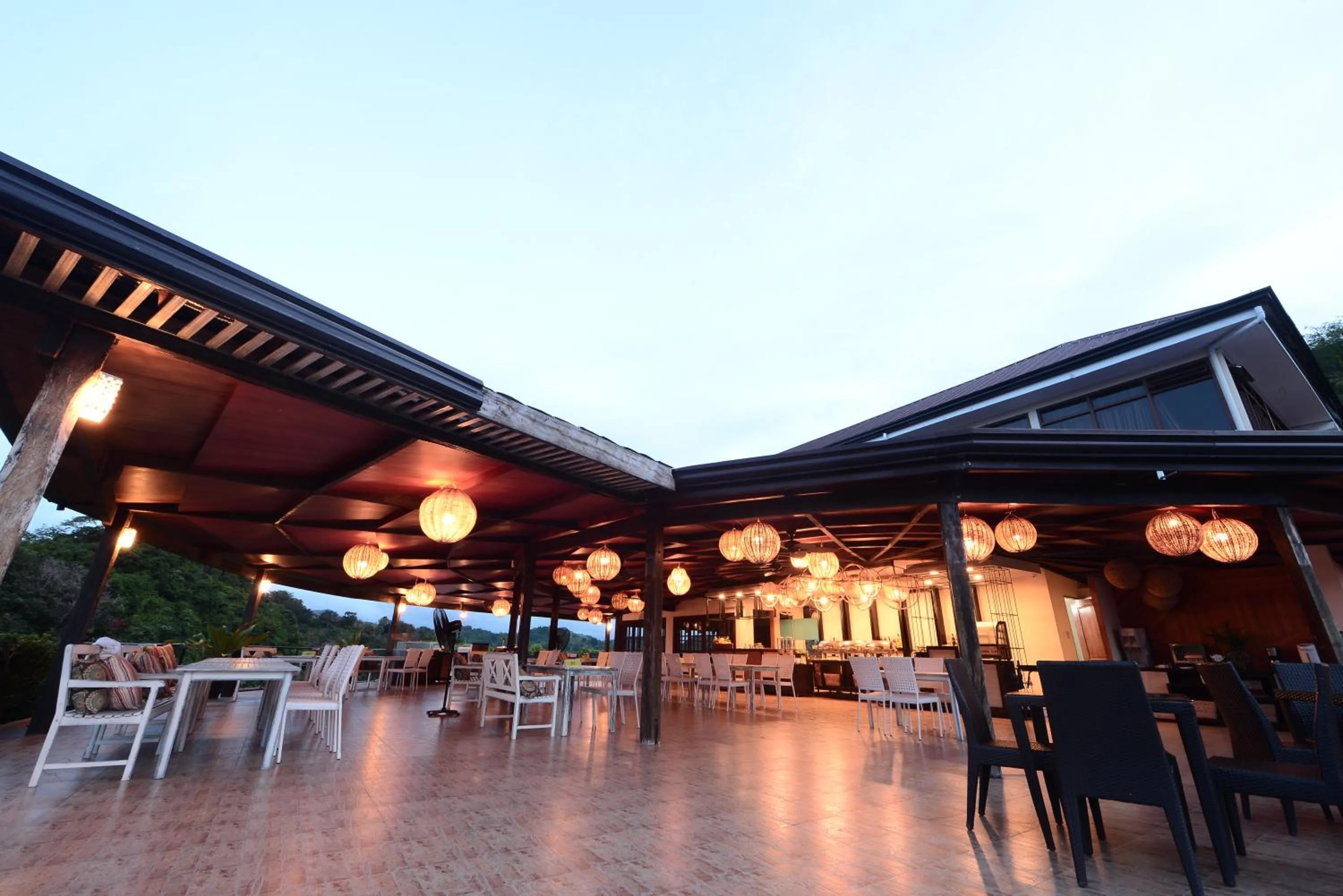 Restaurant/places to eat in Tugawe Cove Resort