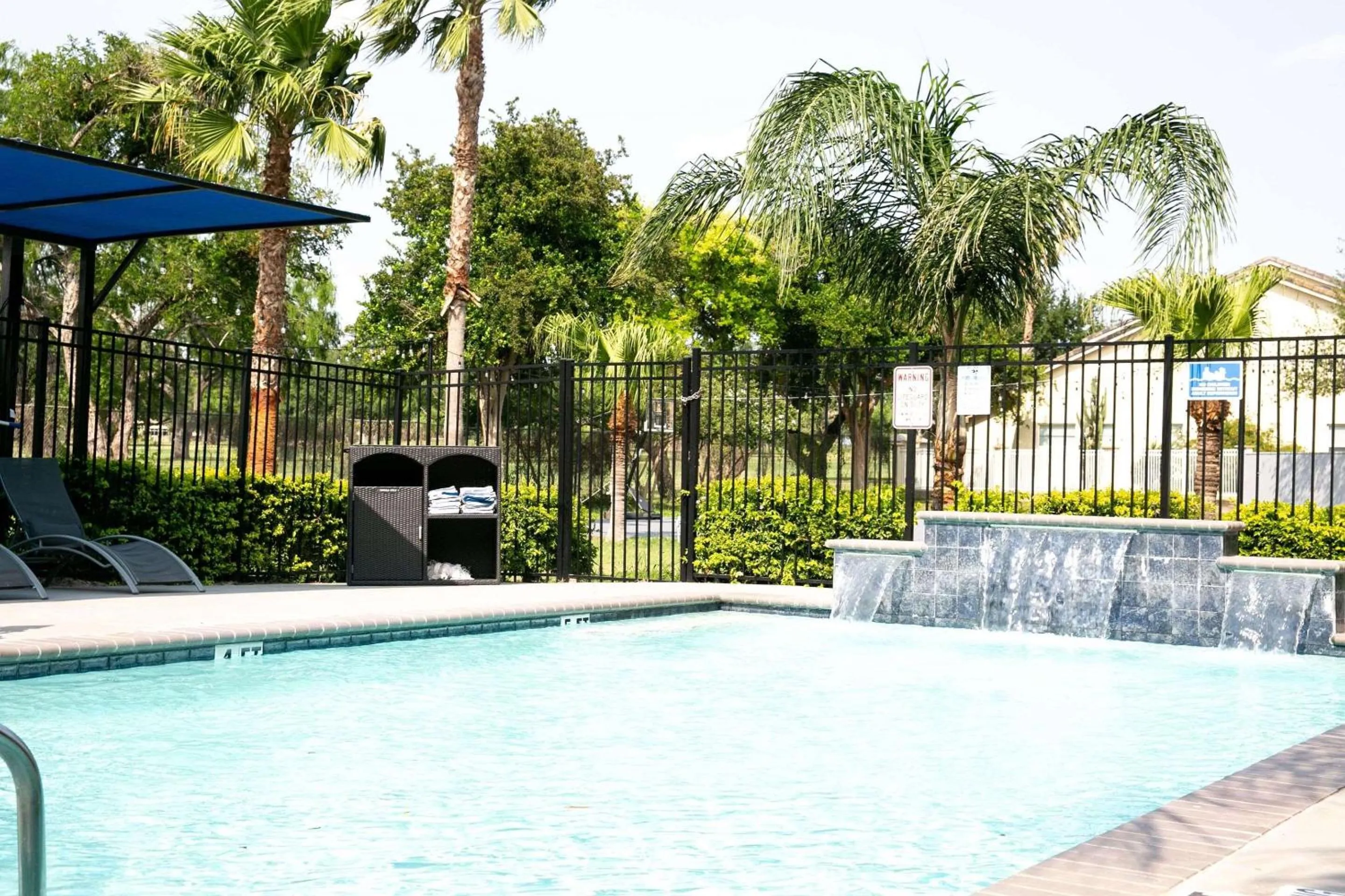 Swimming pool in Radisson Hotel McAllen Airport