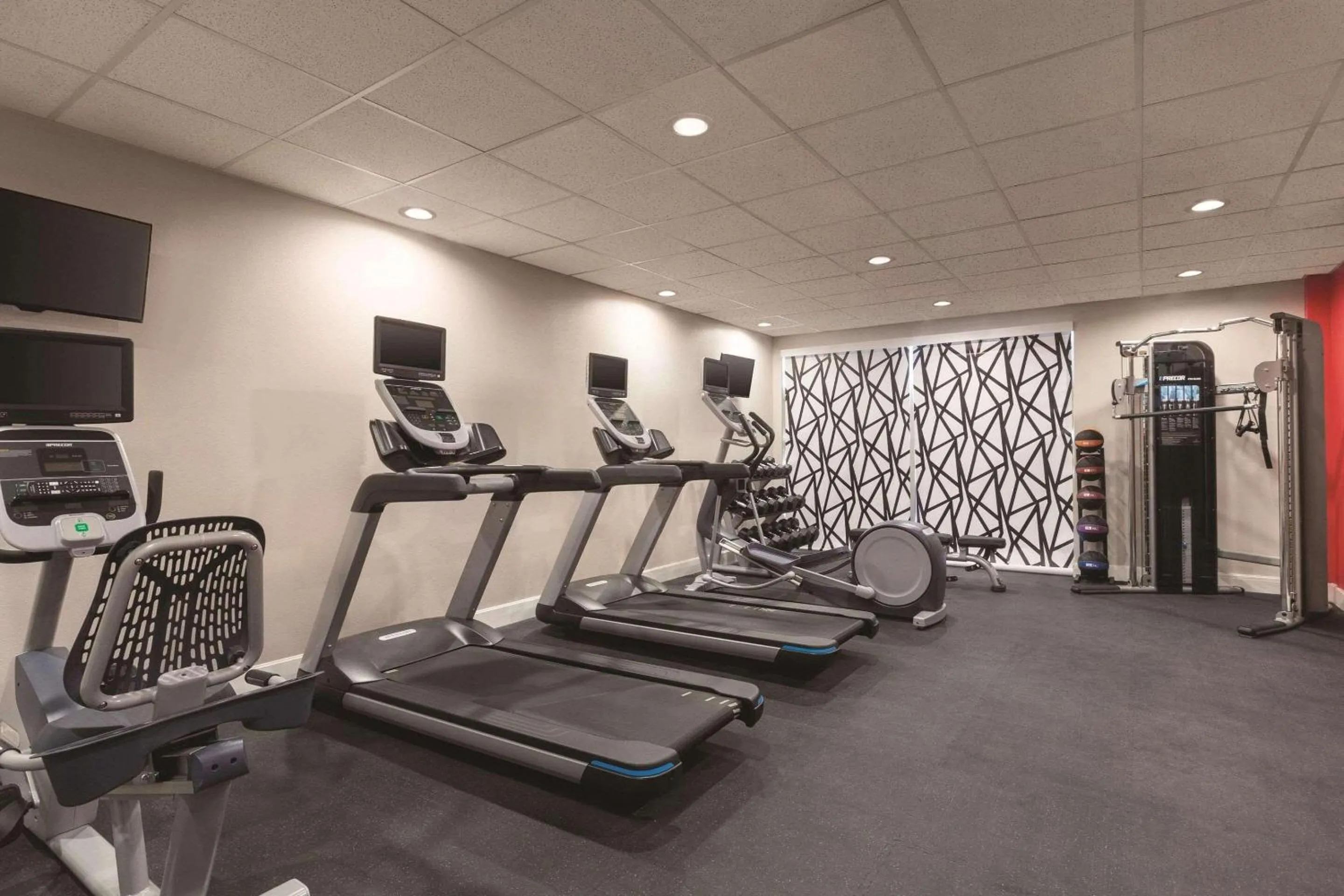 Fitness centre/facilities in Radisson Hotel McAllen Airport