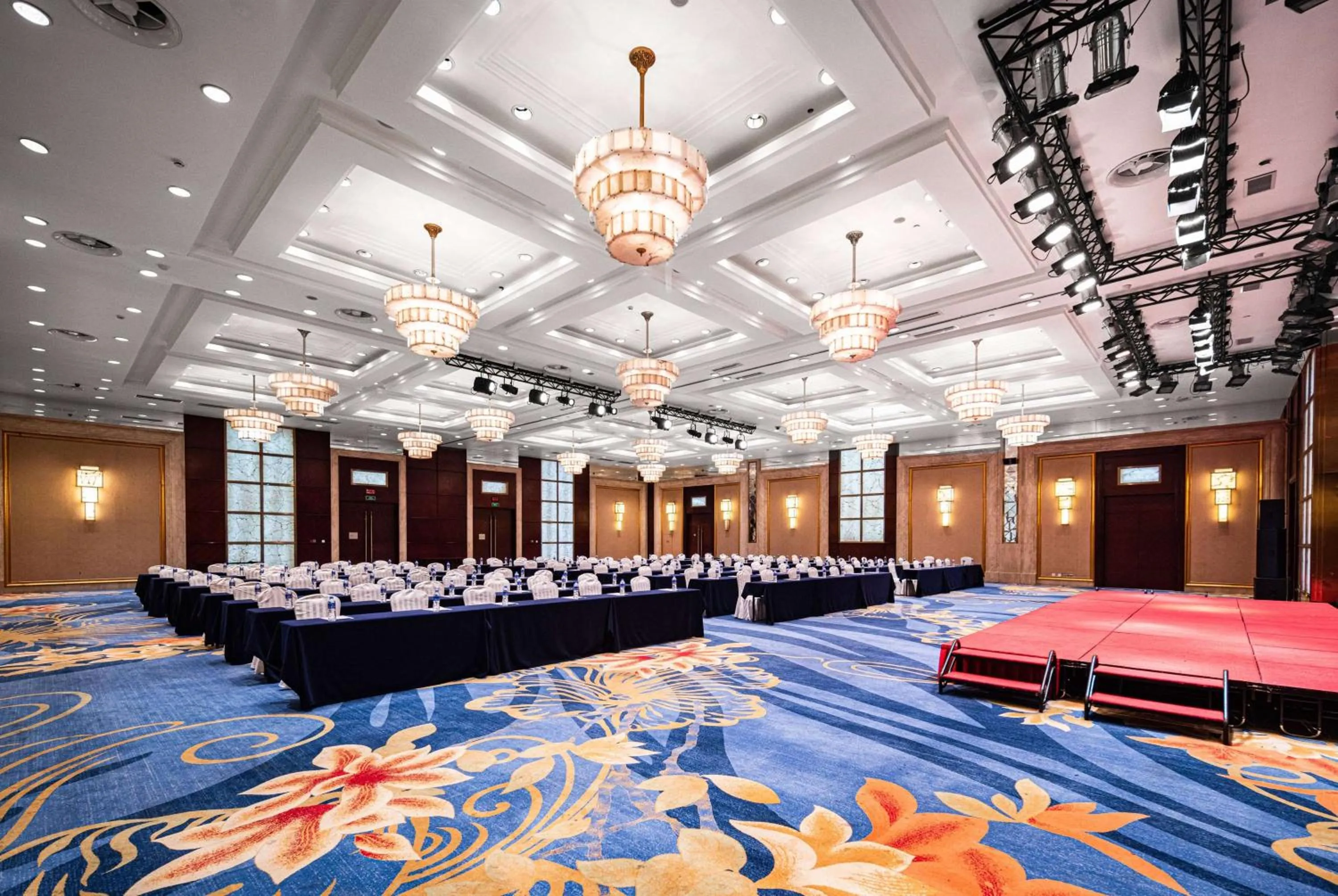 Meeting/conference room in Ramada Plaza Optics Valley Hotel Wuhan (Best of Ramada Worldwide)