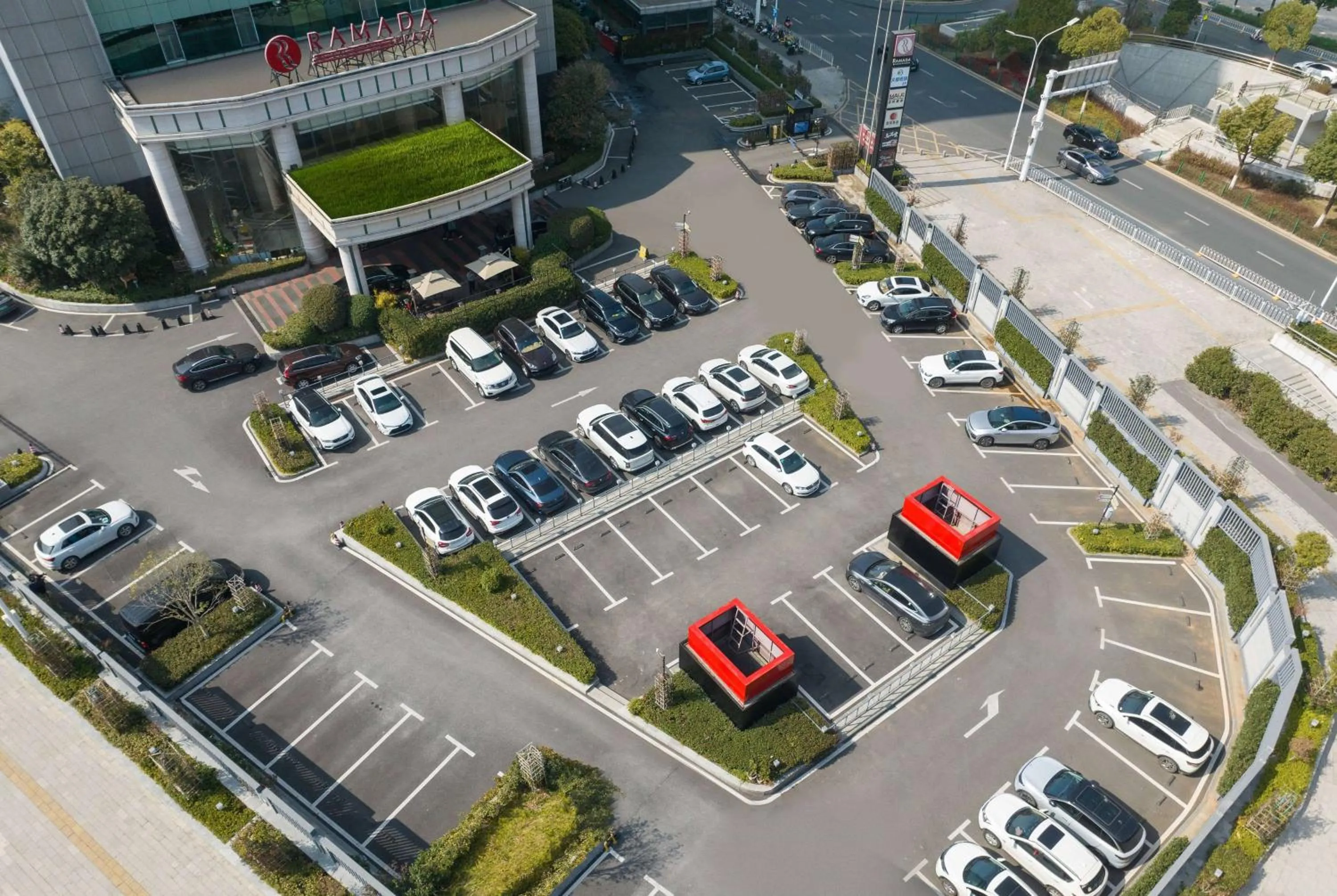 Property building in Ramada Plaza Optics Valley Hotel Wuhan (Best of Ramada Worldwide)