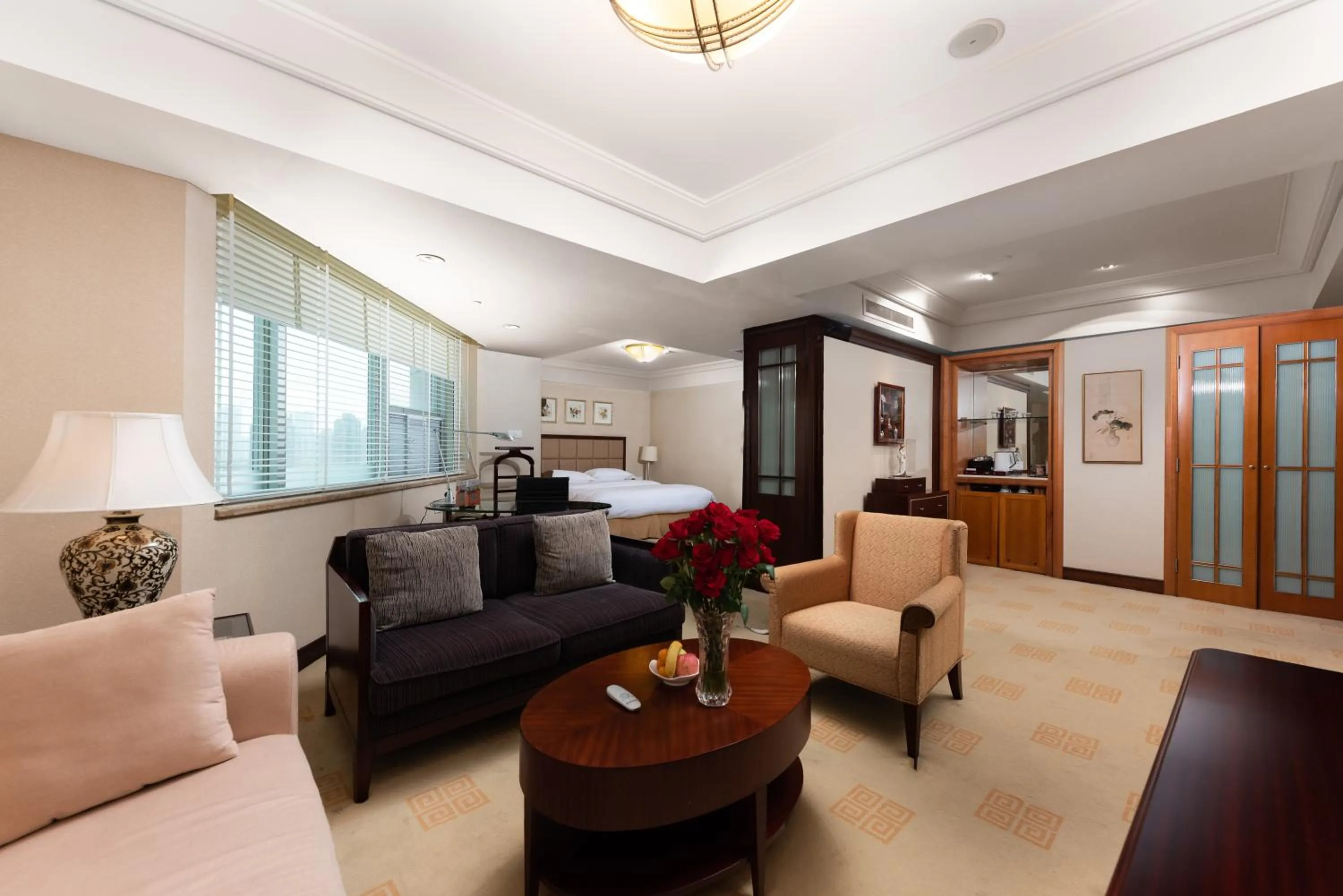 Living room in Ramada Plaza Optics Valley Hotel Wuhan (Best of Ramada Worldwide)