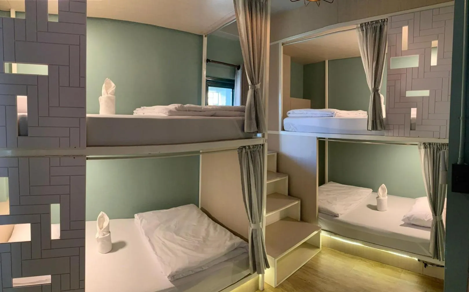 Bathroom, Bed in Busket Hostel