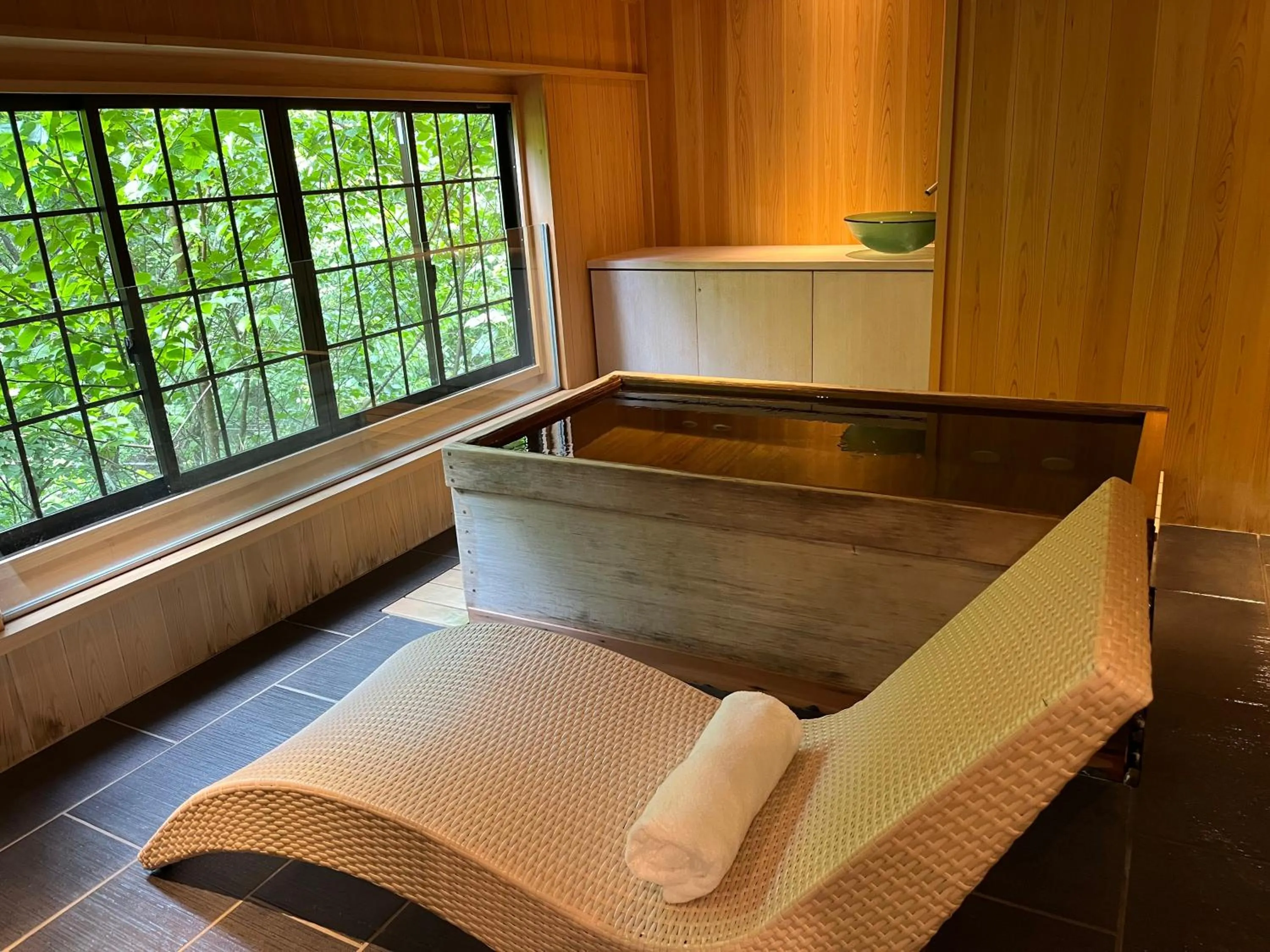 Hot Spring Bath, Bed in Myojinkan