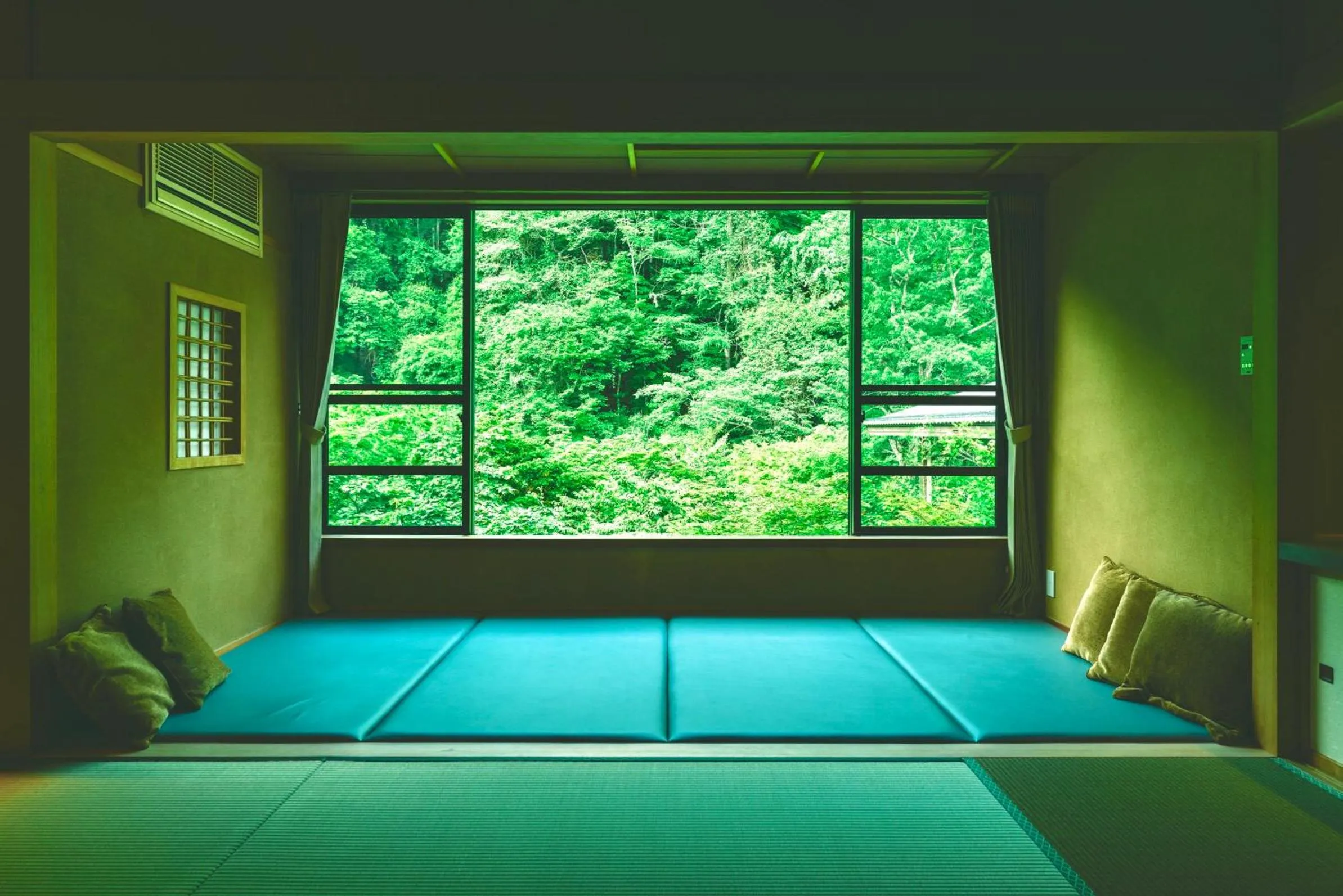Seating area, Bed in Myojinkan