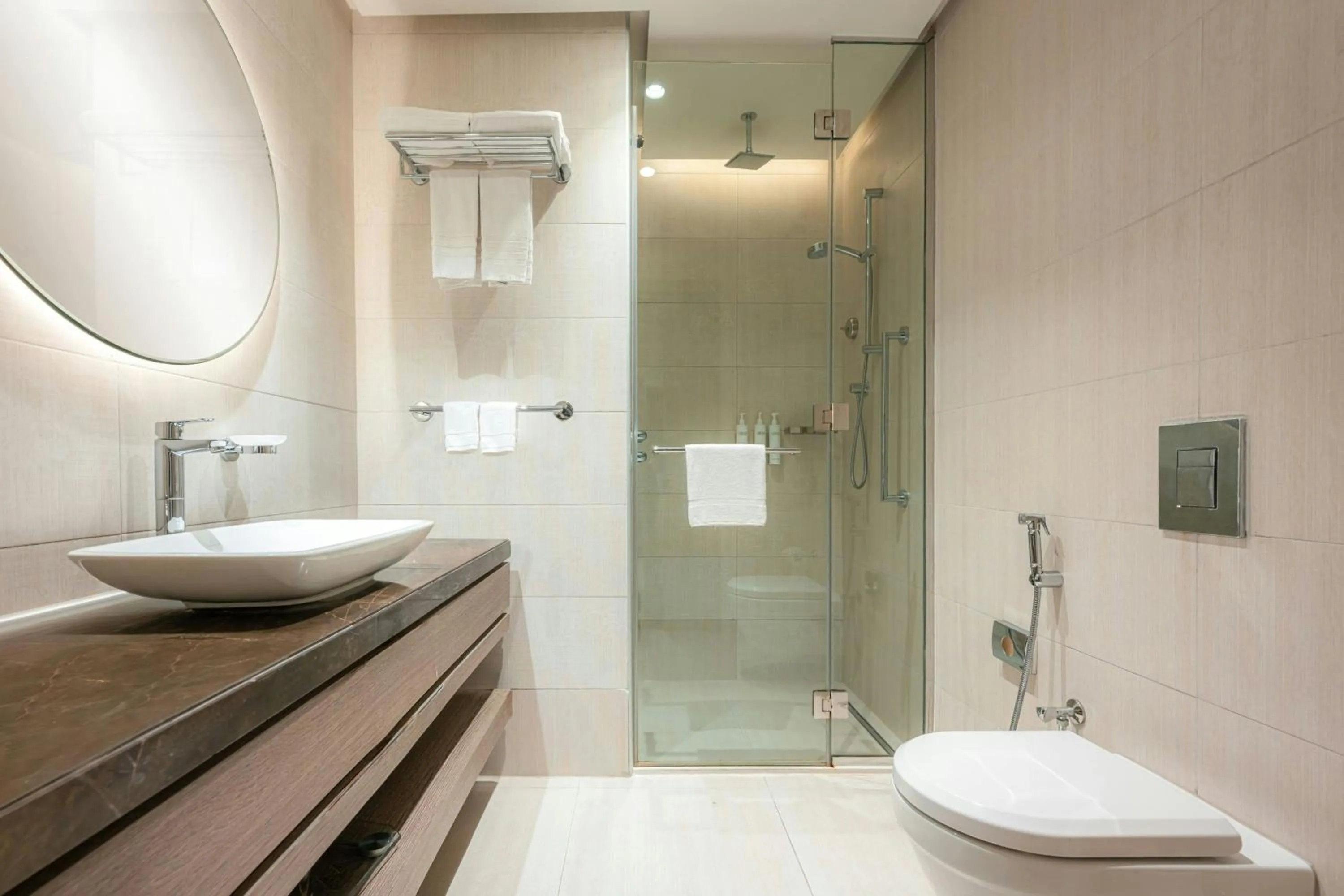 Bathroom in Courtyard by Marriott Dubai, Al Barsha