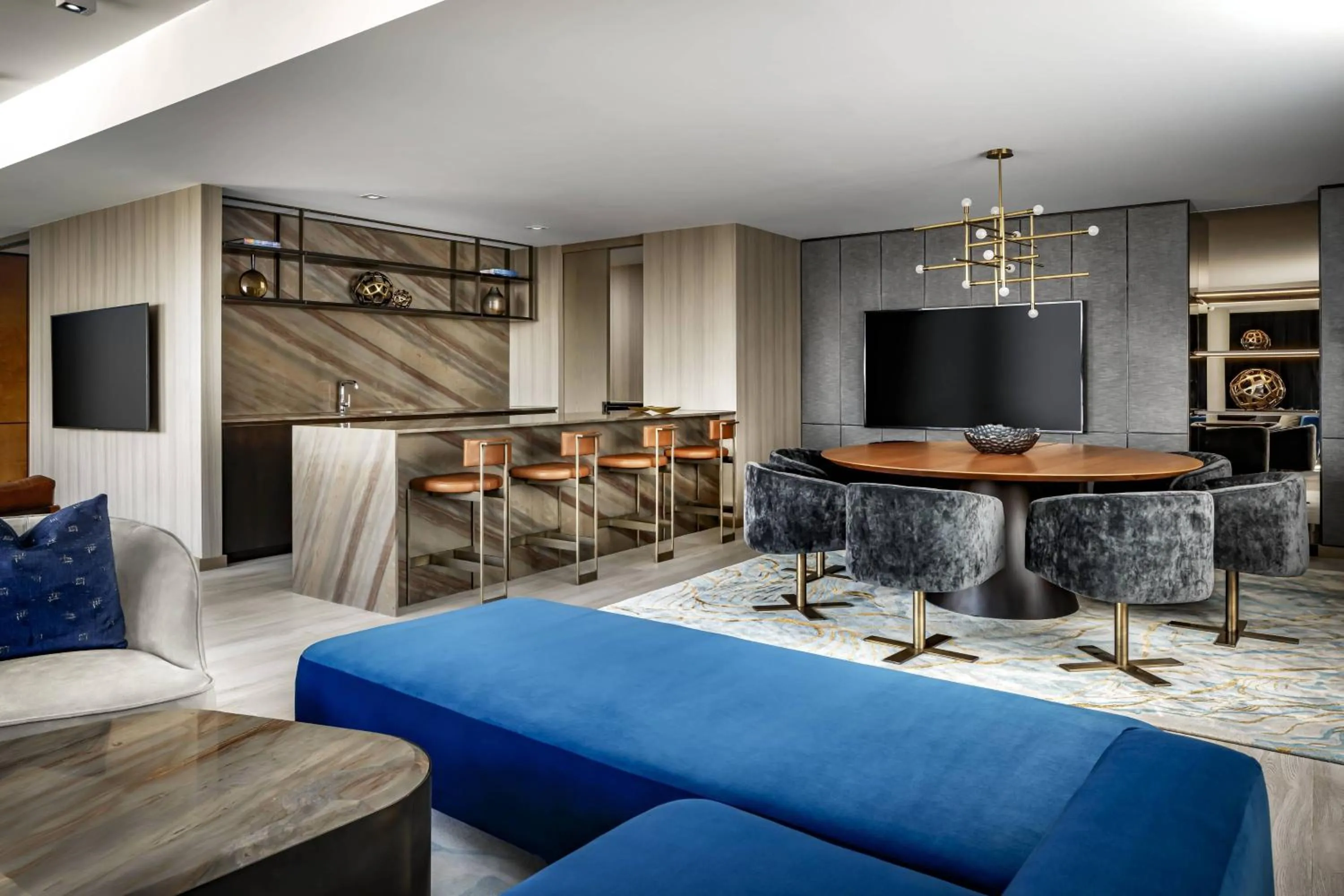 Lounge or bar in JW Marriott Edmonton ICE District