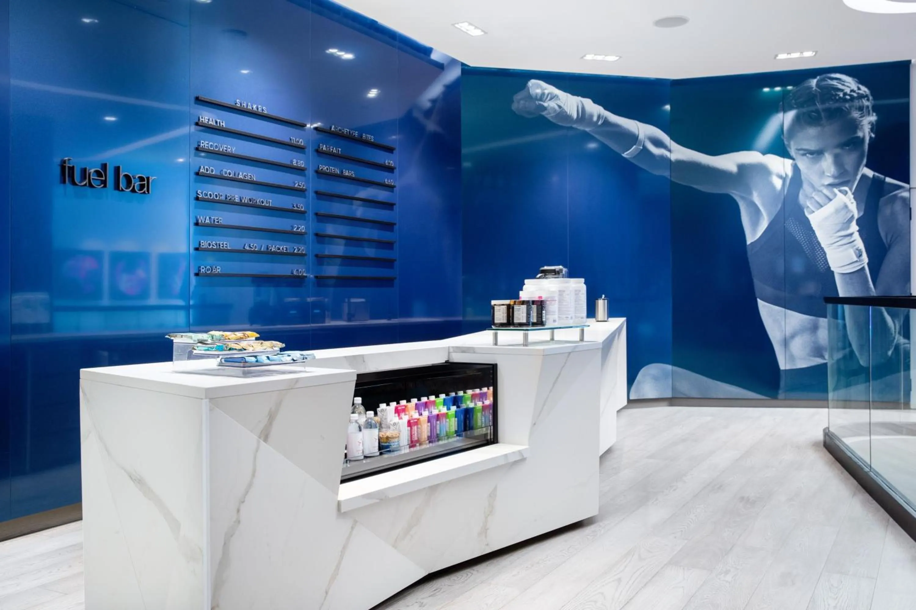 Lounge or bar in JW Marriott Edmonton ICE District