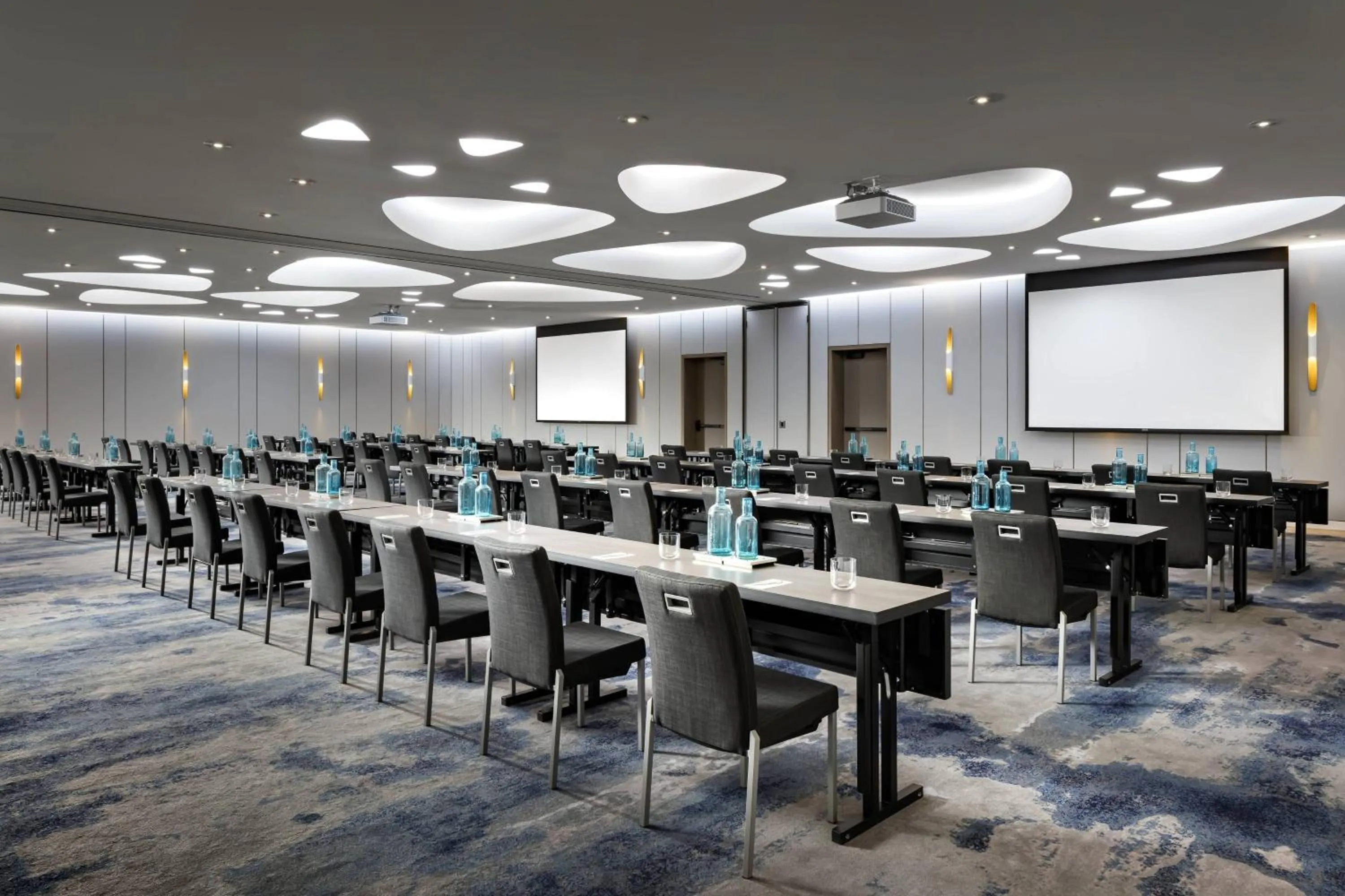 Meeting/conference room in JW Marriott Edmonton ICE District