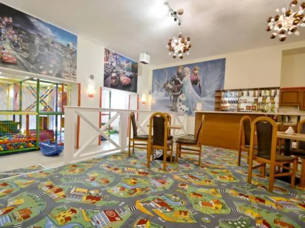 Children play ground, Bed in GOŚCINIEC NAD SAWĄ