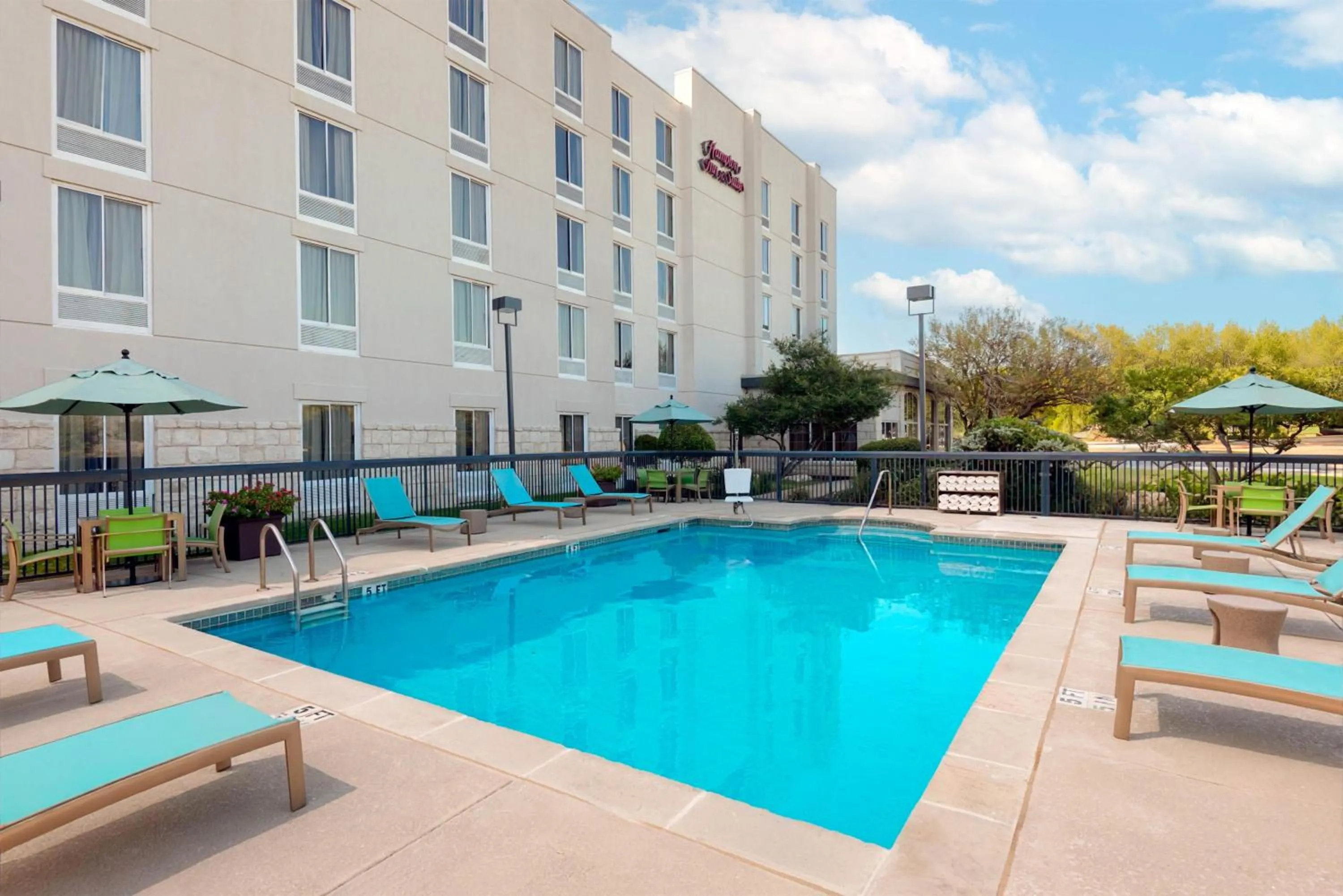 Pool view in Hampton Inn & Suites-Austin Airport