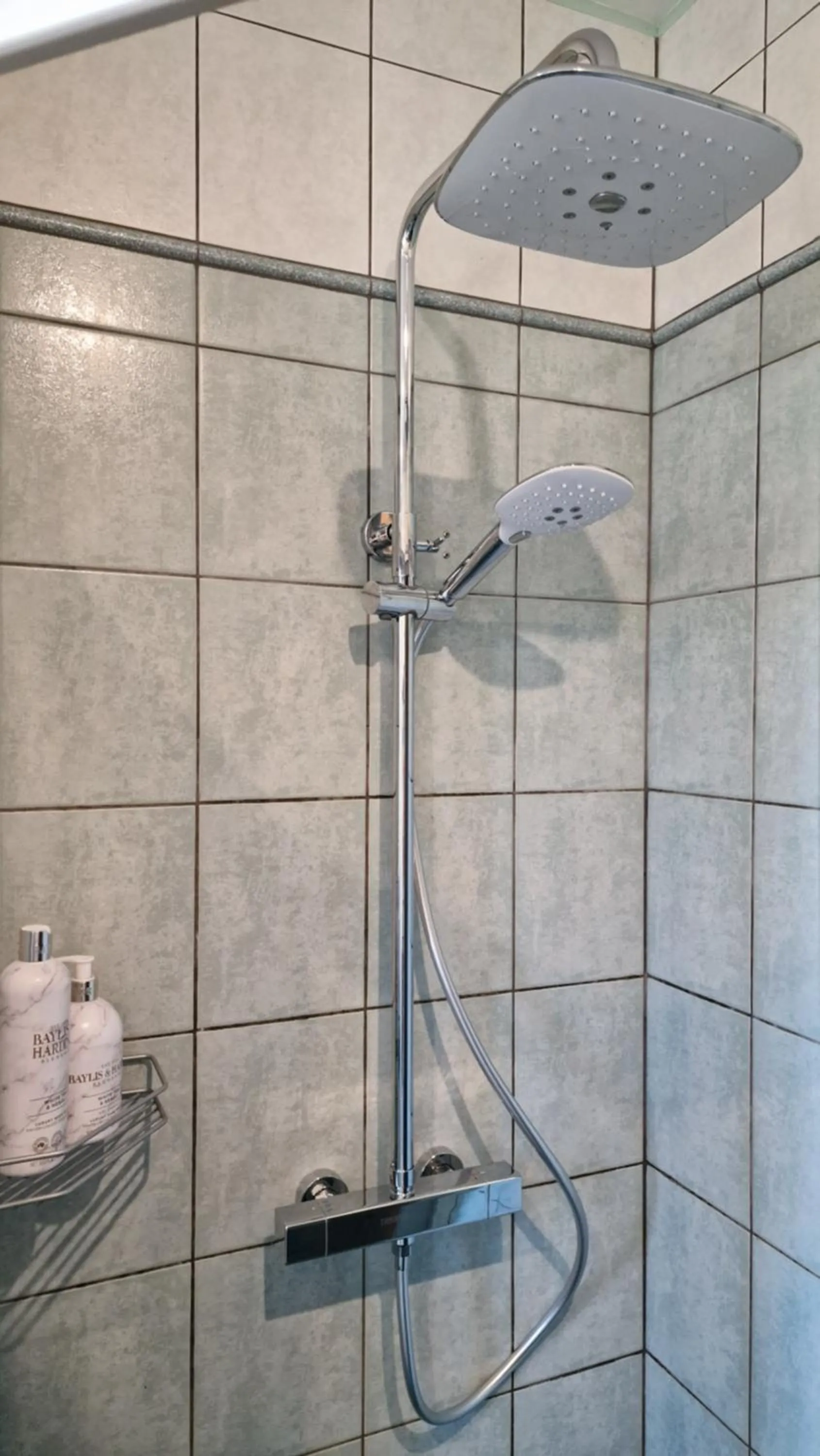 Shower in Vila Gilė