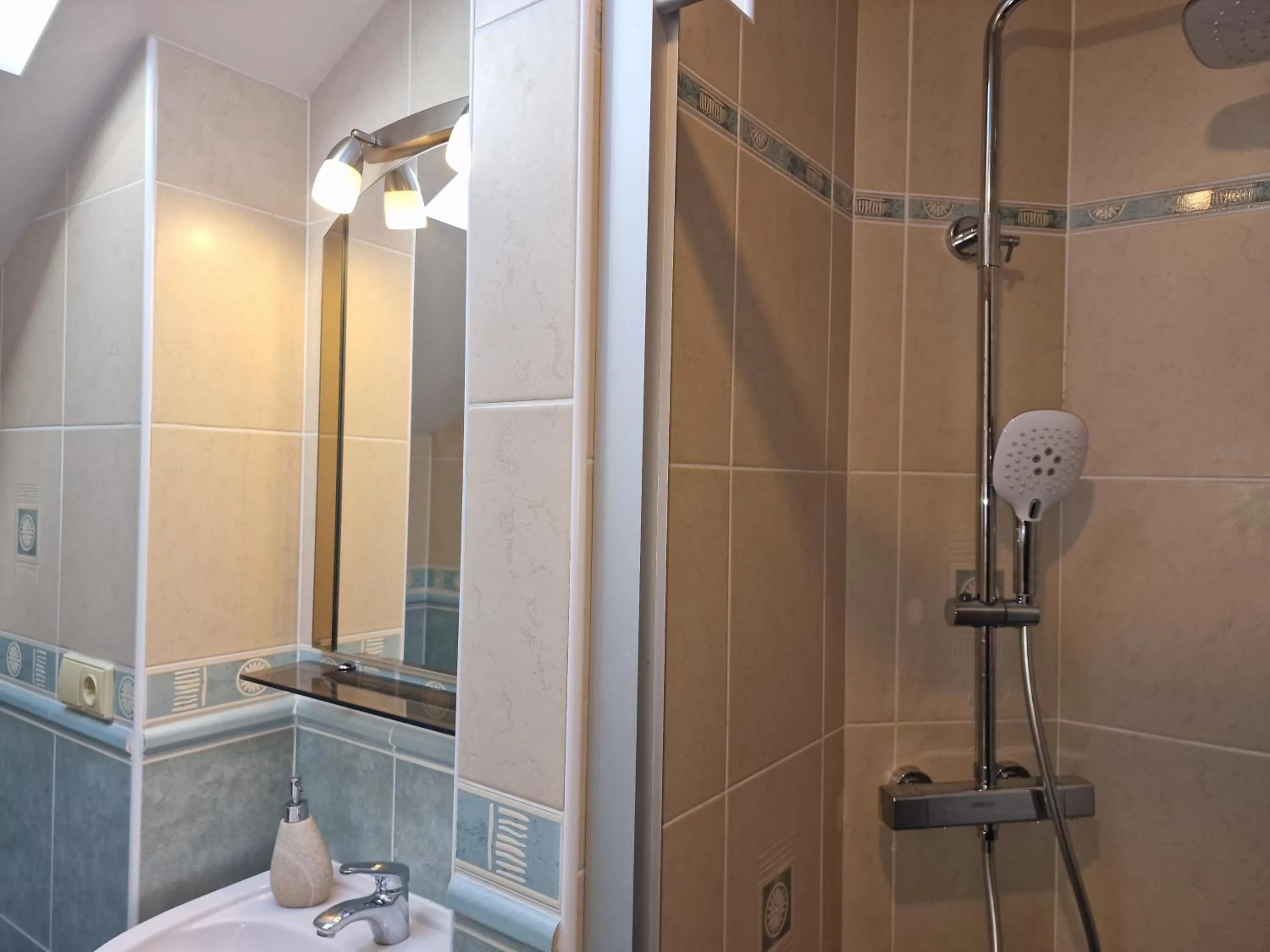 Shower in Vila Gilė