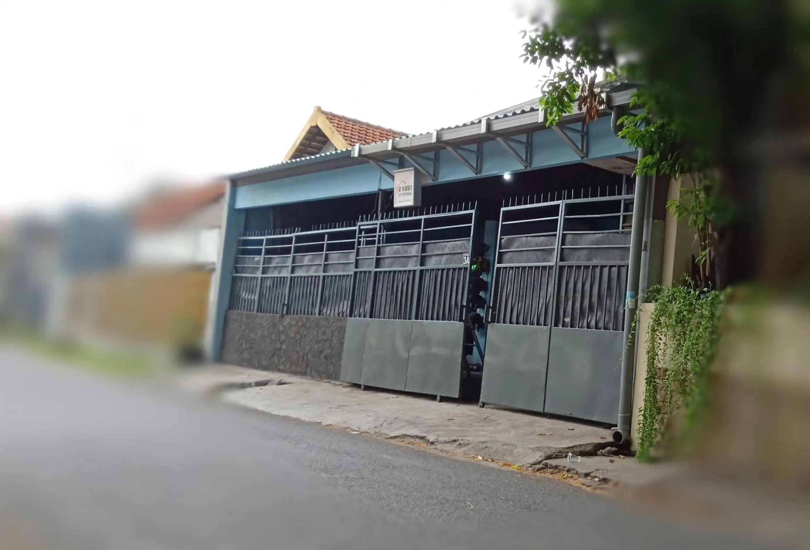 Property building in D'Kost Ketintang Property building in D'Kost Ketintang