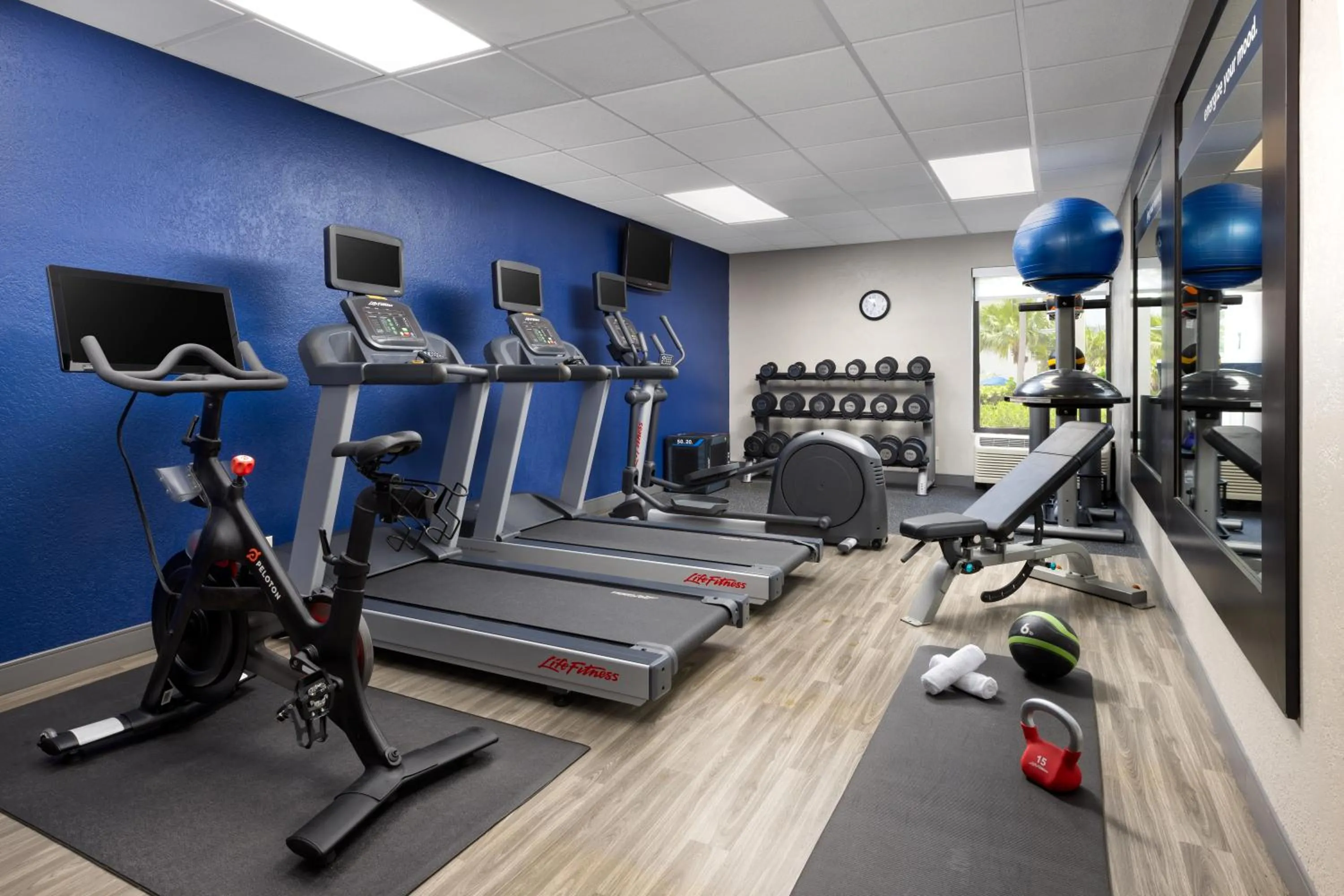 Fitness centre/facilities in Hampton Inn Naples-Central