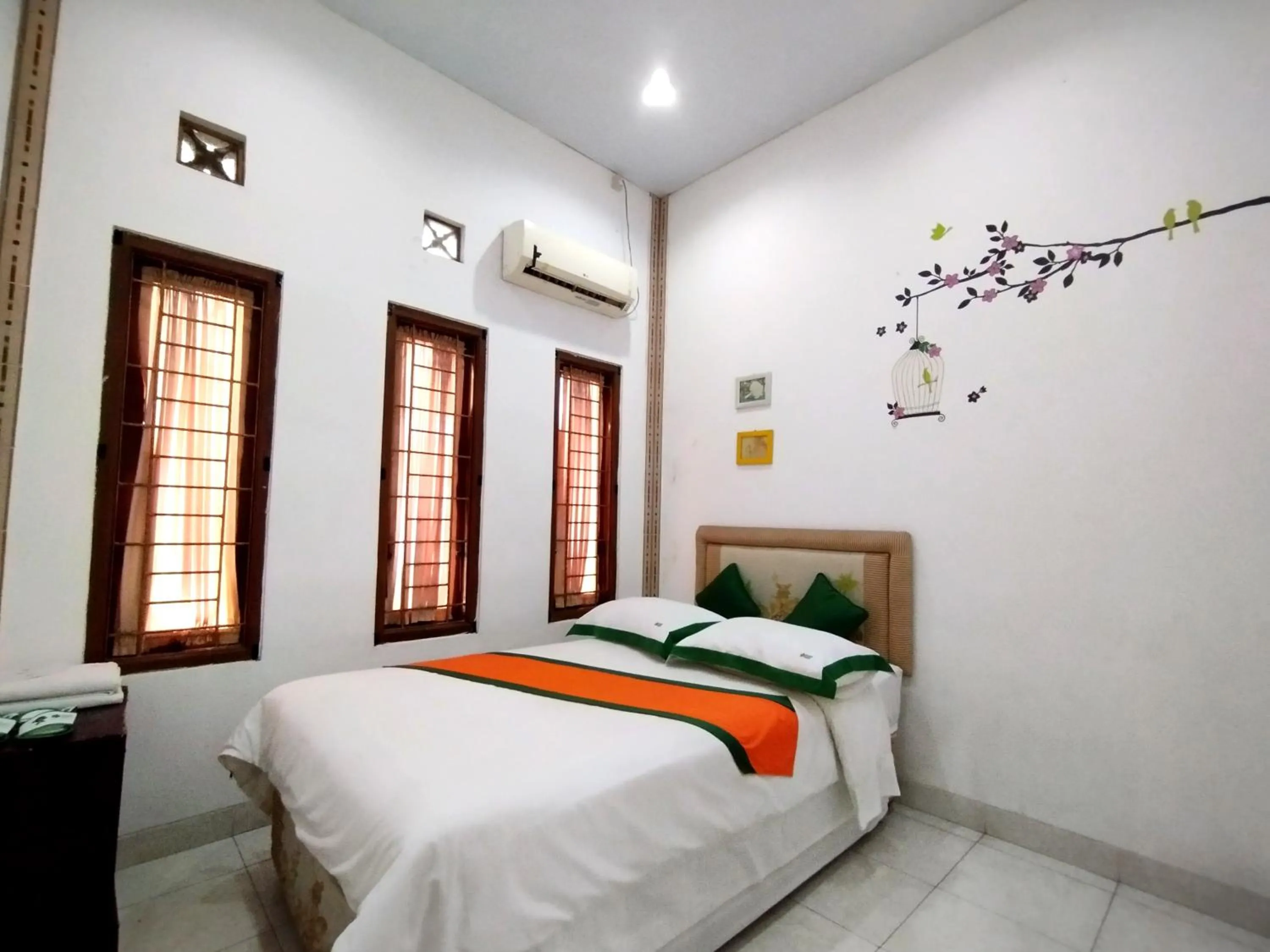 Bed in Homestay Jogja Dekat Taman Pelangi by Simply Homy