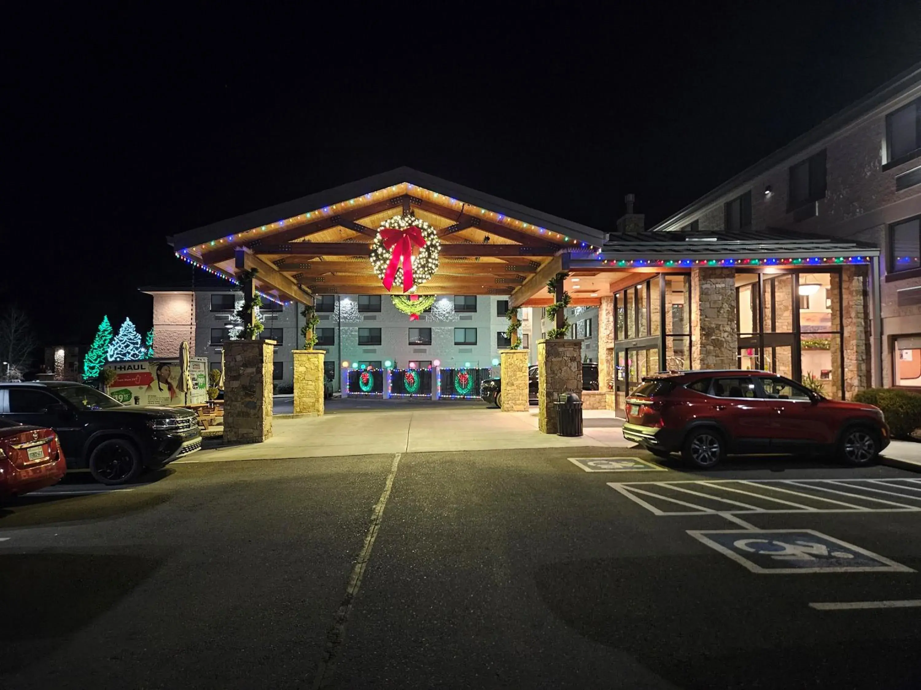 Property building in Red Feather Lodge/Hotel Property building in Red Feather Lodge/Hotel