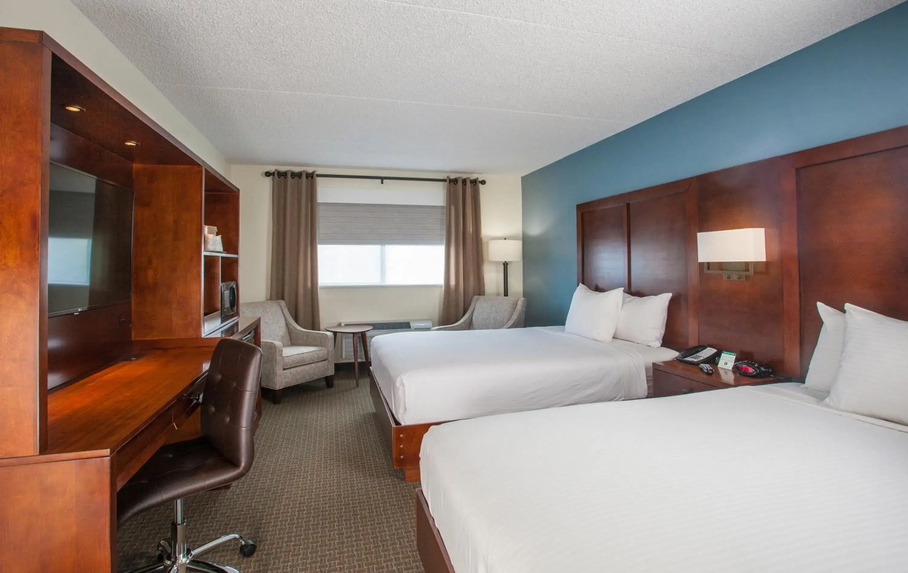 Photo of the whole room, Bed in Red Feather Lodge/Hotel Photo of the whole room, Bed in Red Feather Lodge/Hotel