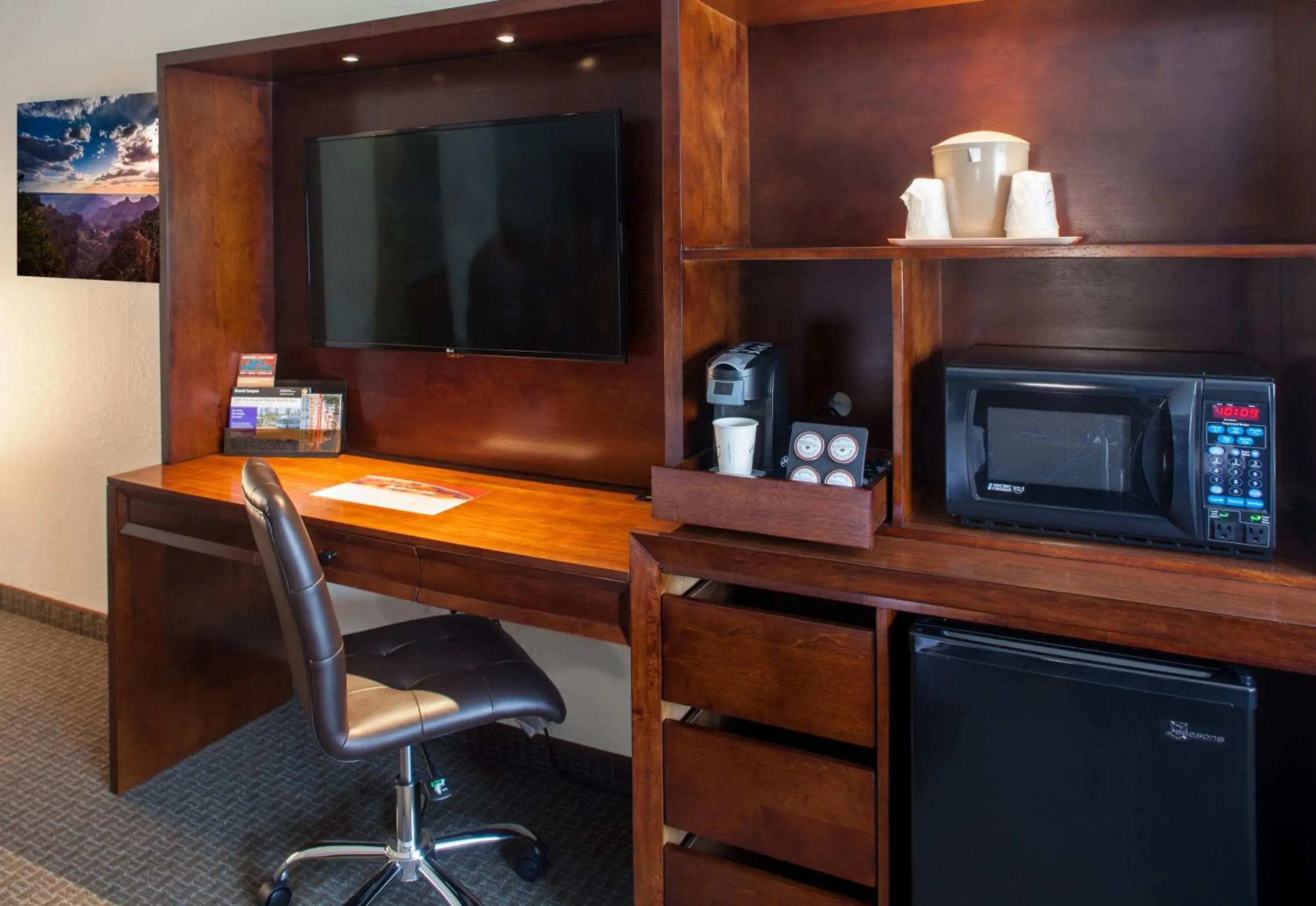 Bedroom in Red Feather Lodge/Hotel Bedroom in Red Feather Lodge/Hotel