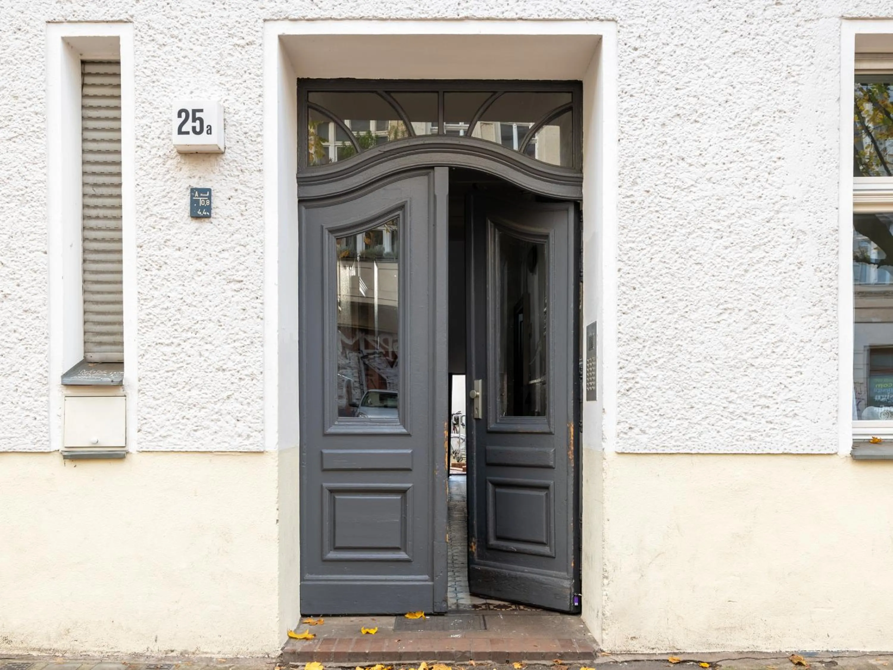 Facade/entrance in Limehome Berlin Malmöer Straße