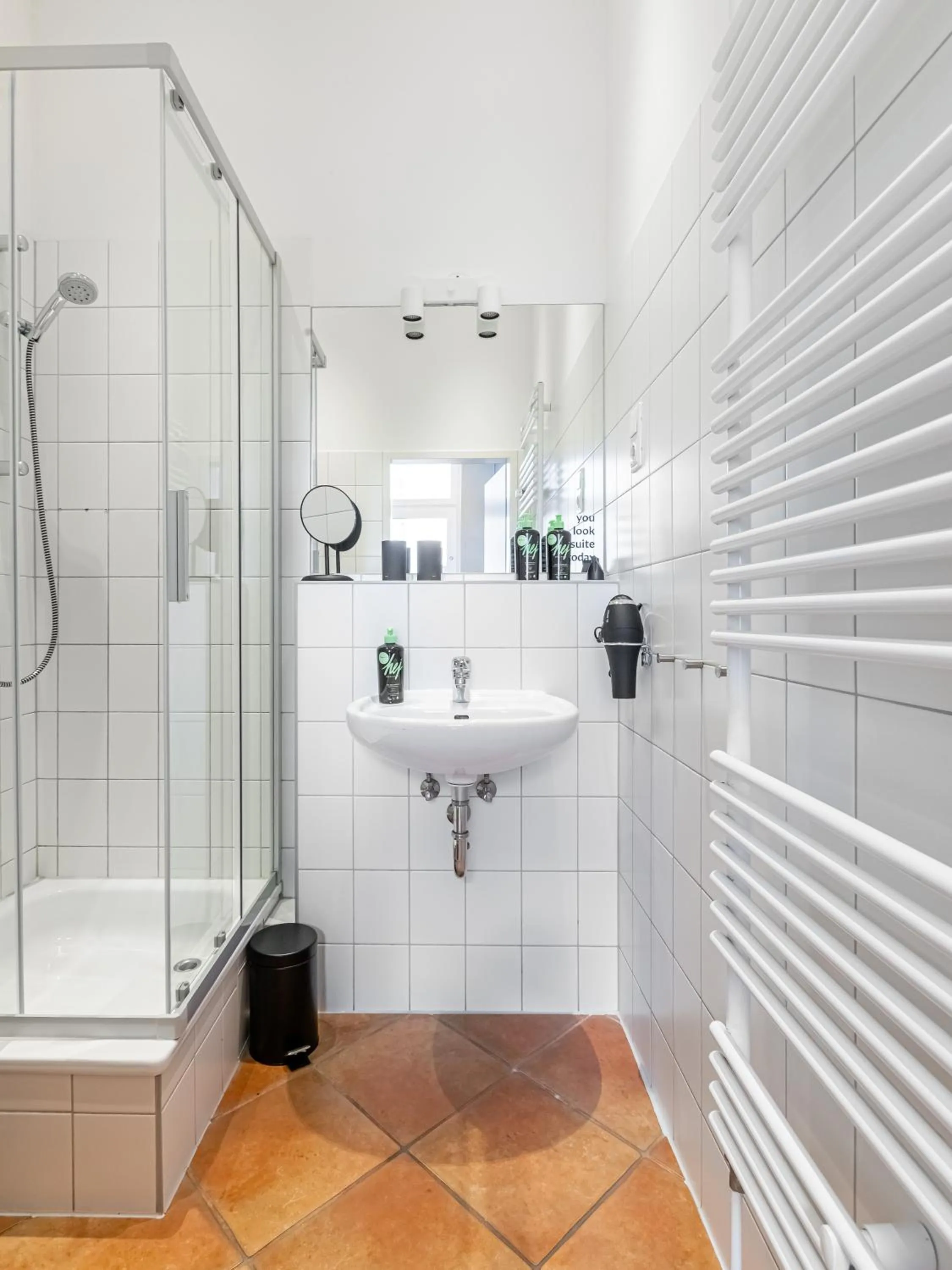 Bathroom in Limehome Berlin Malmöer Straße