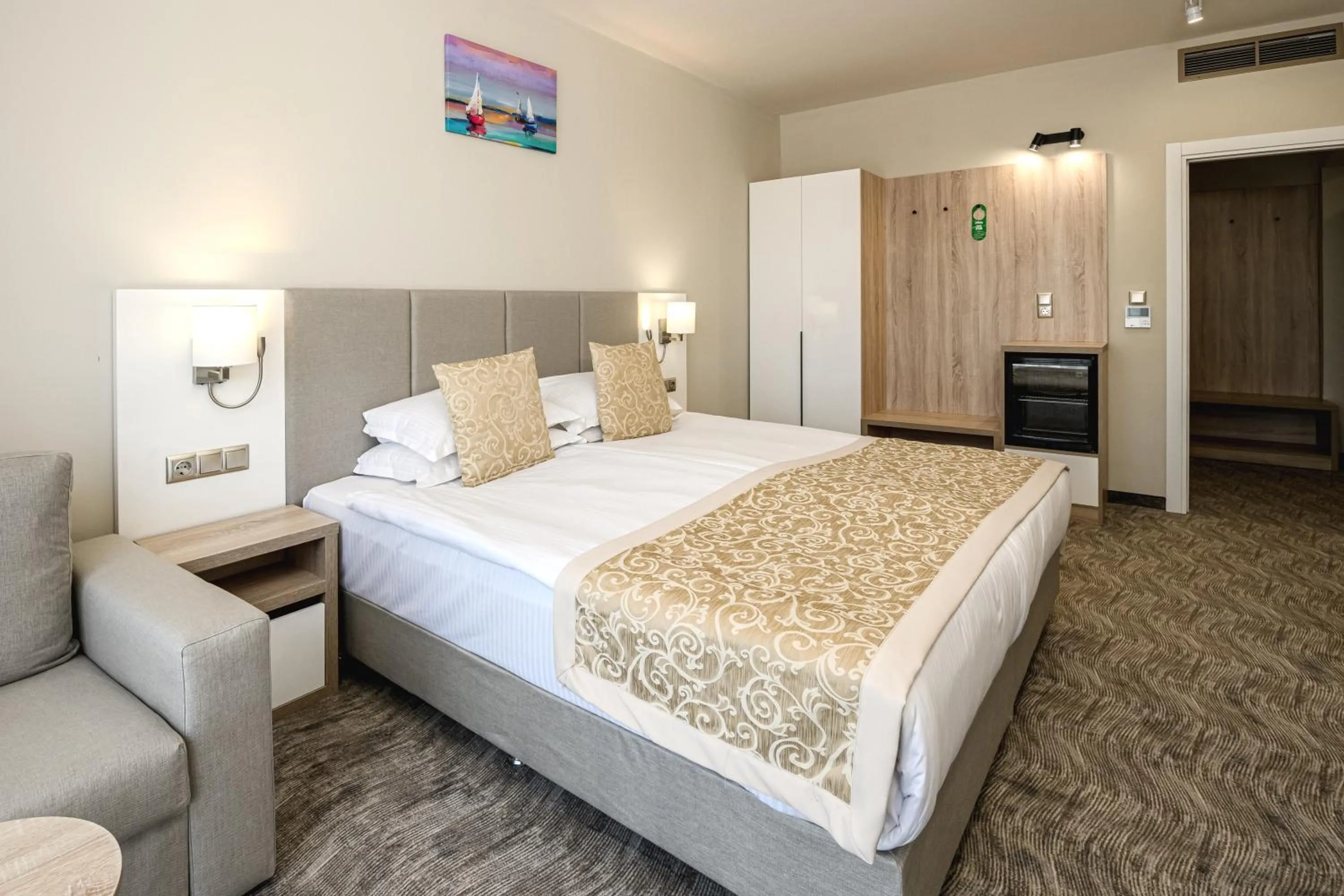 Bed in Hotel Laguna Park Sunrise