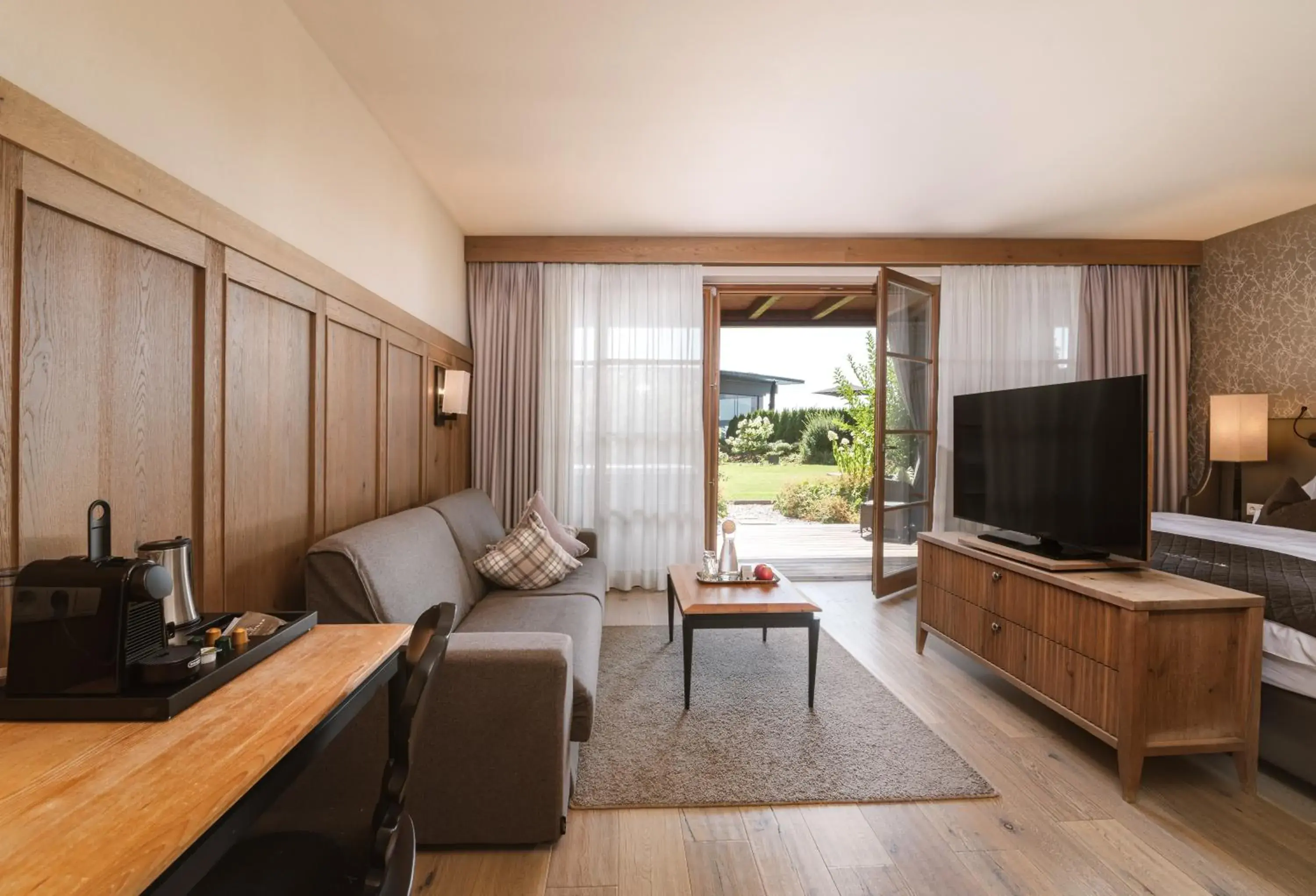 Double Room with Spa Bath in Chalet Mirabell Double Room with Spa Bath in Chalet Mirabell
