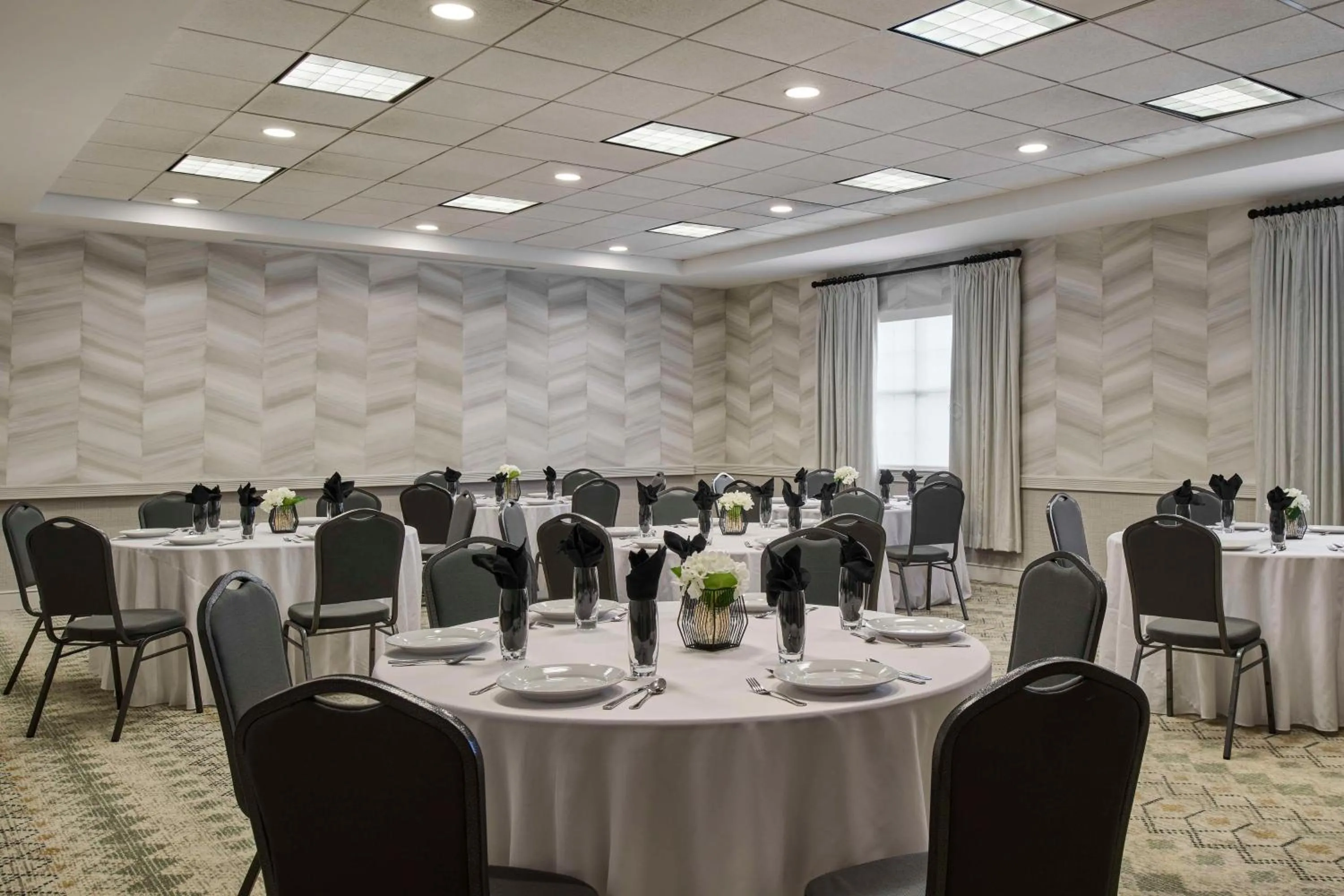 Meeting/conference room in Homewood Suites by Hilton Anchorage