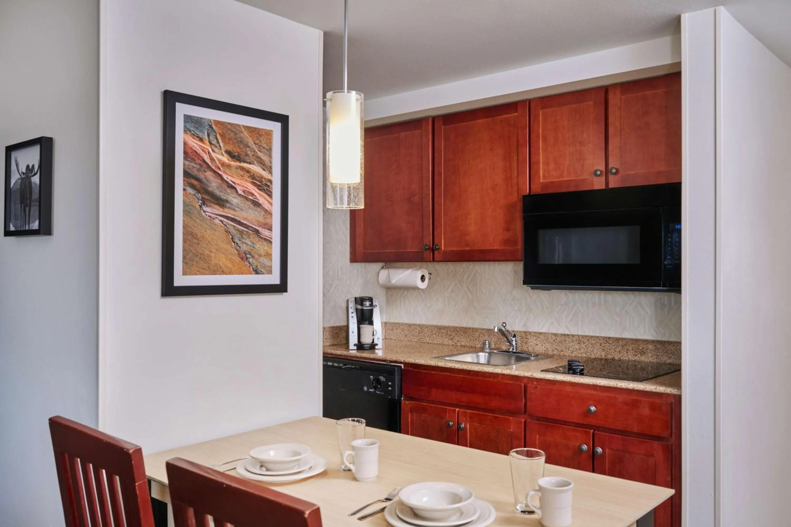 Kitchen or kitchenette in Homewood Suites by Hilton Anchorage