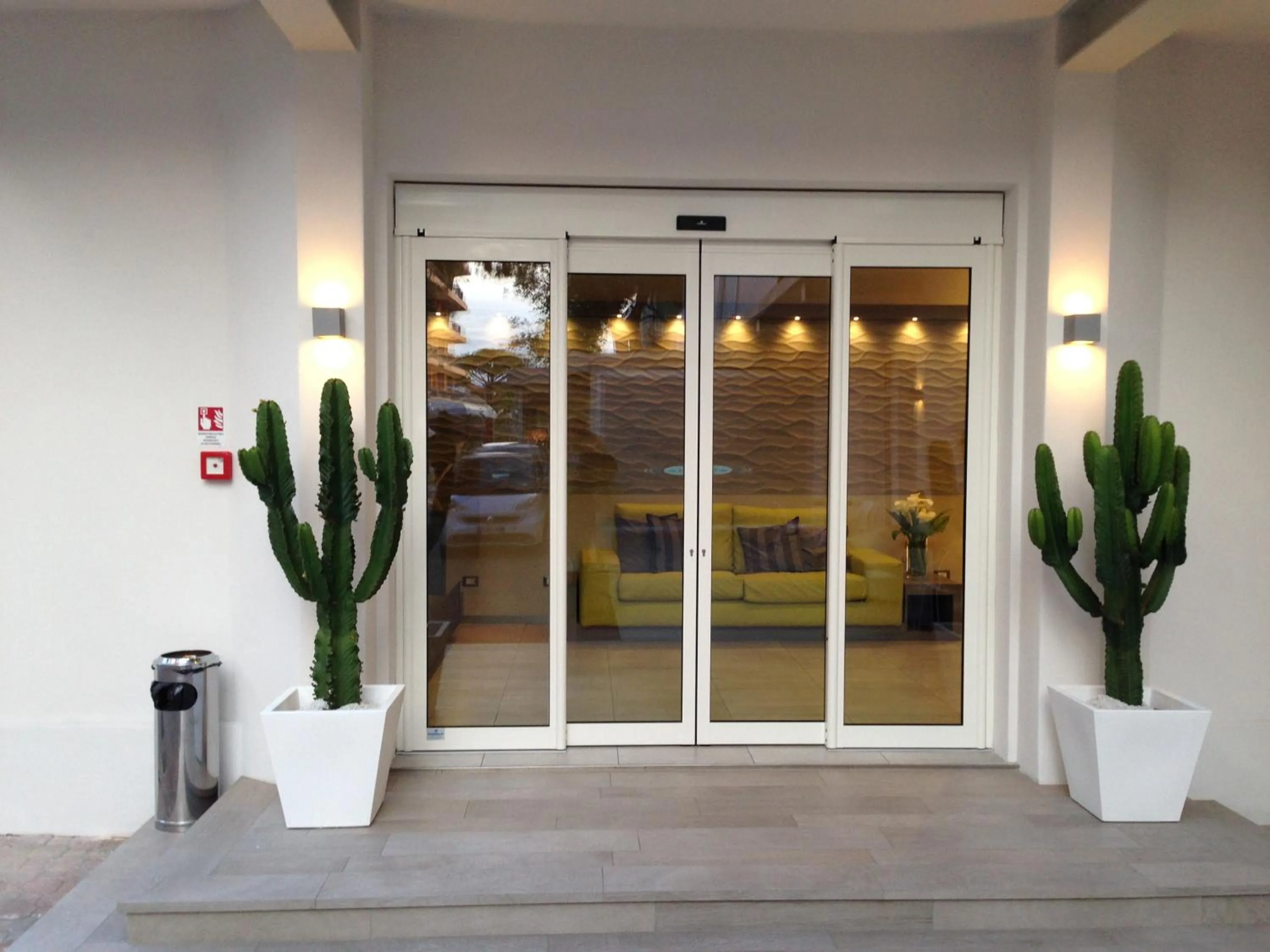 Facade/entrance in Hotel Helvetia