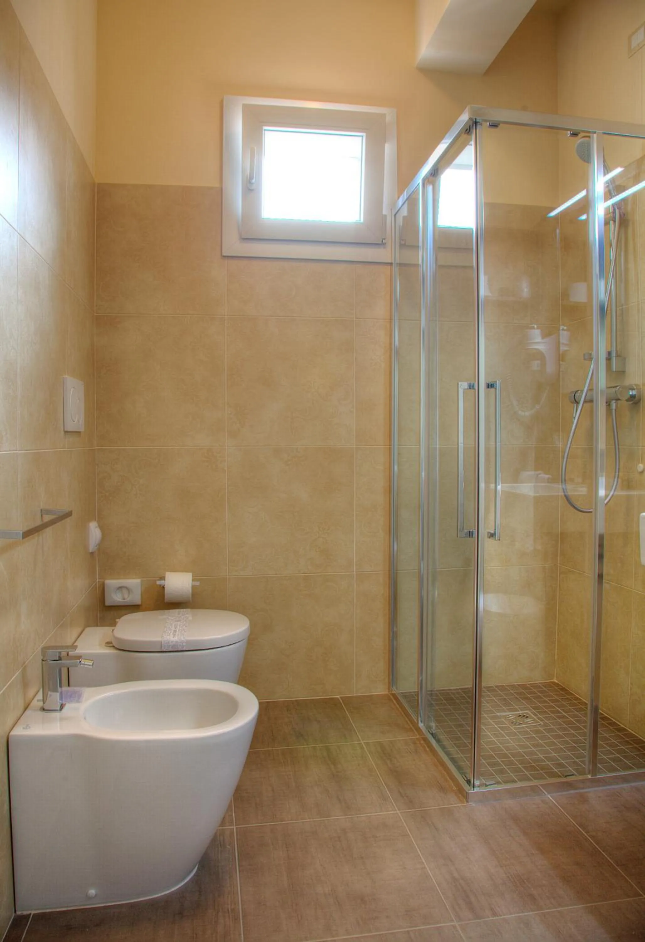 Shower in Hotel Helvetia