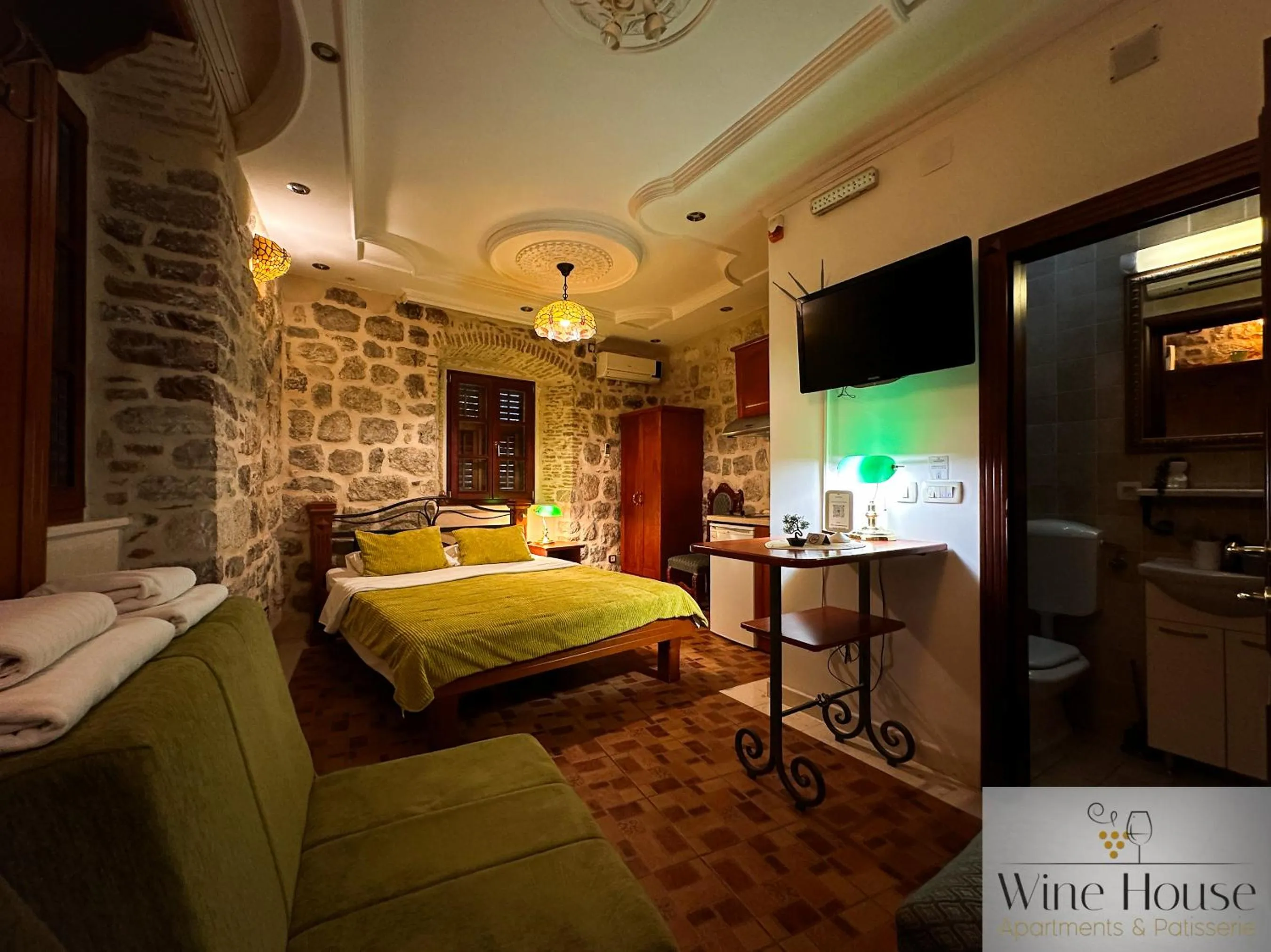 Bed in Apartments Wine House Old Town