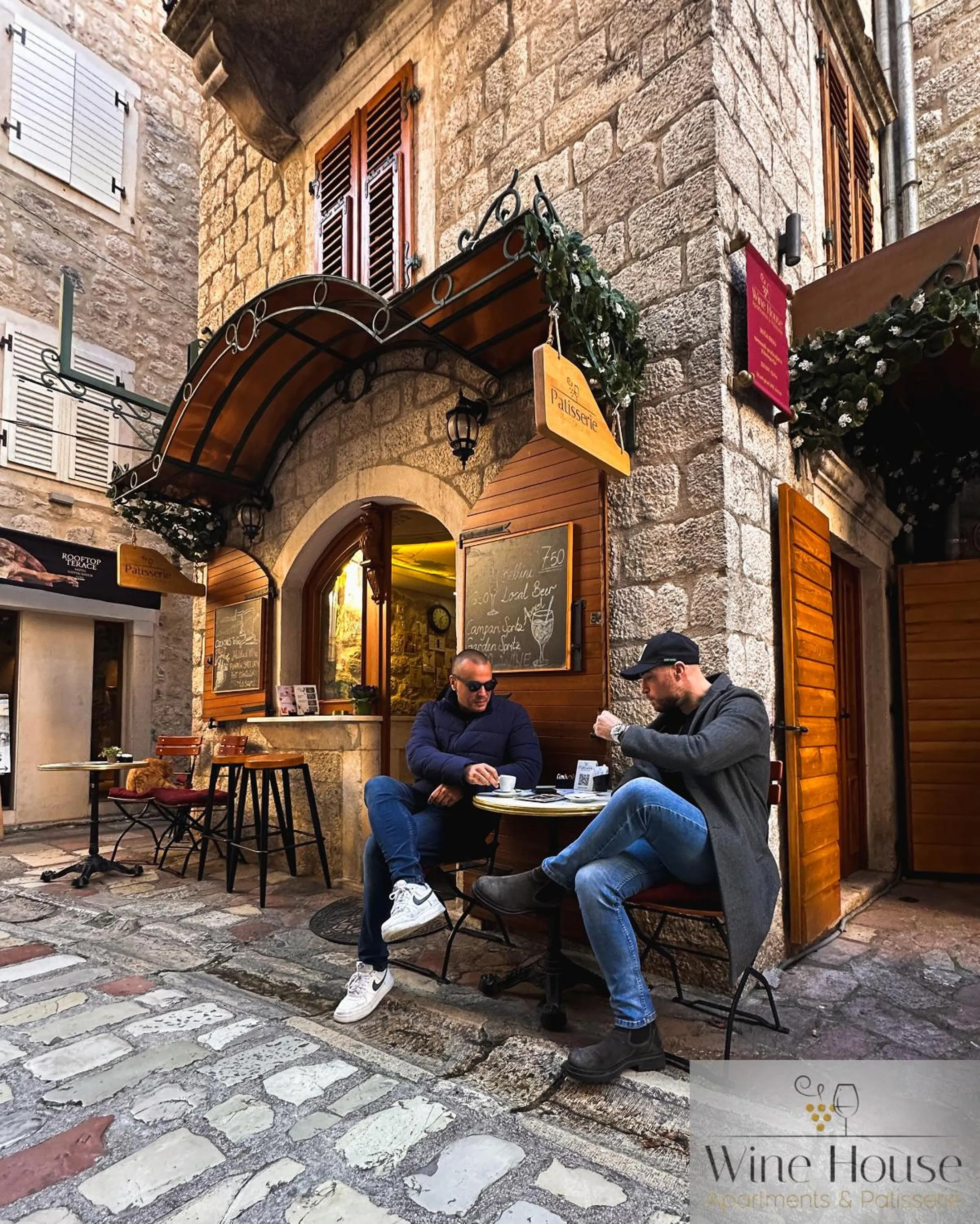 Restaurant/places to eat in Apartments Wine House Old Town