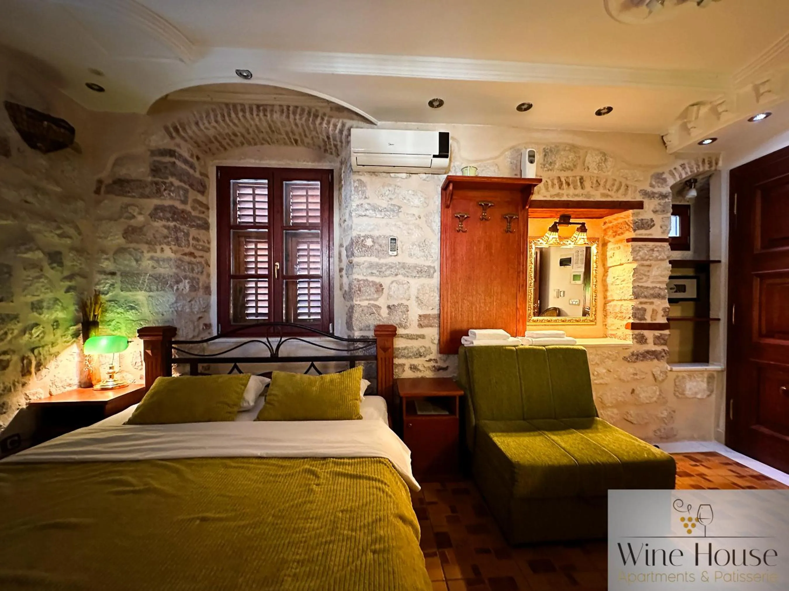 Bed in Apartments Wine House Old Town