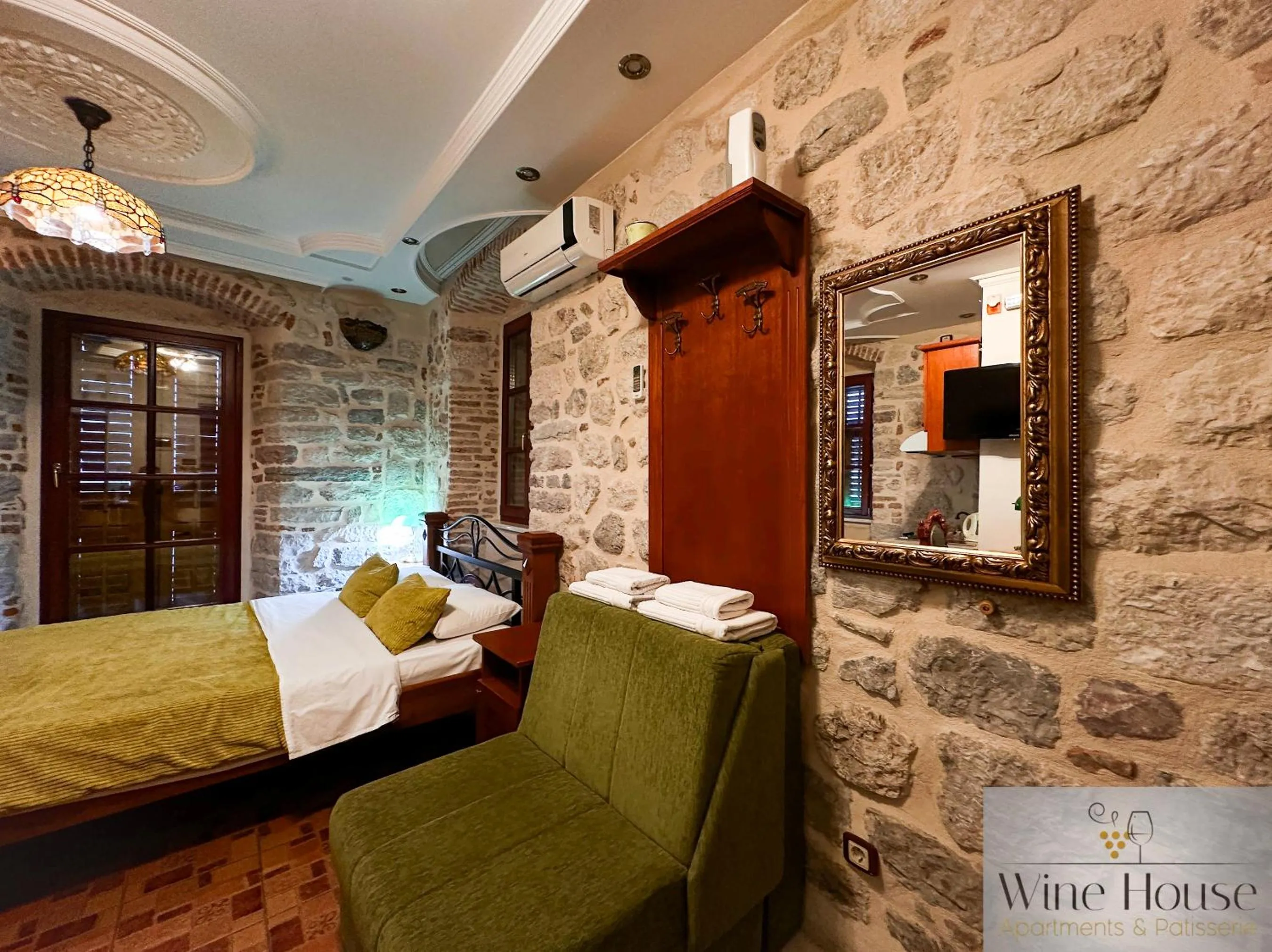 Bed in Apartments Wine House Old Town