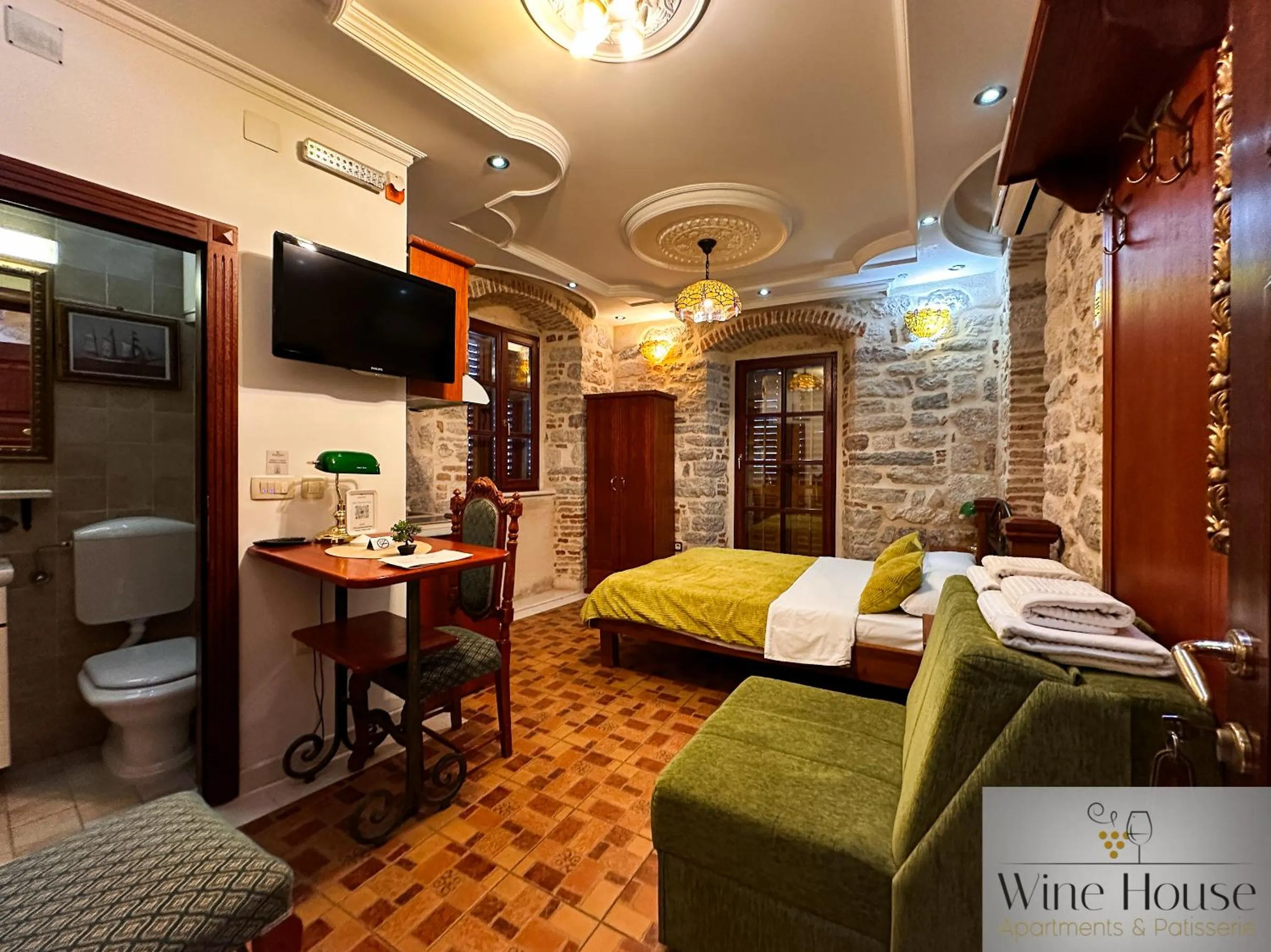 Bed in Apartments Wine House Old Town