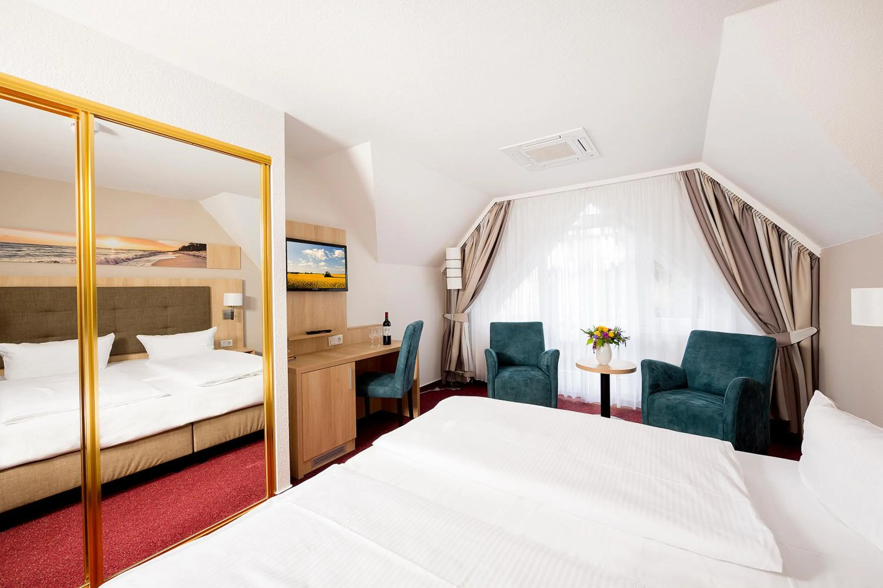 TV and multimedia, Bed in Garni Eden Hotels