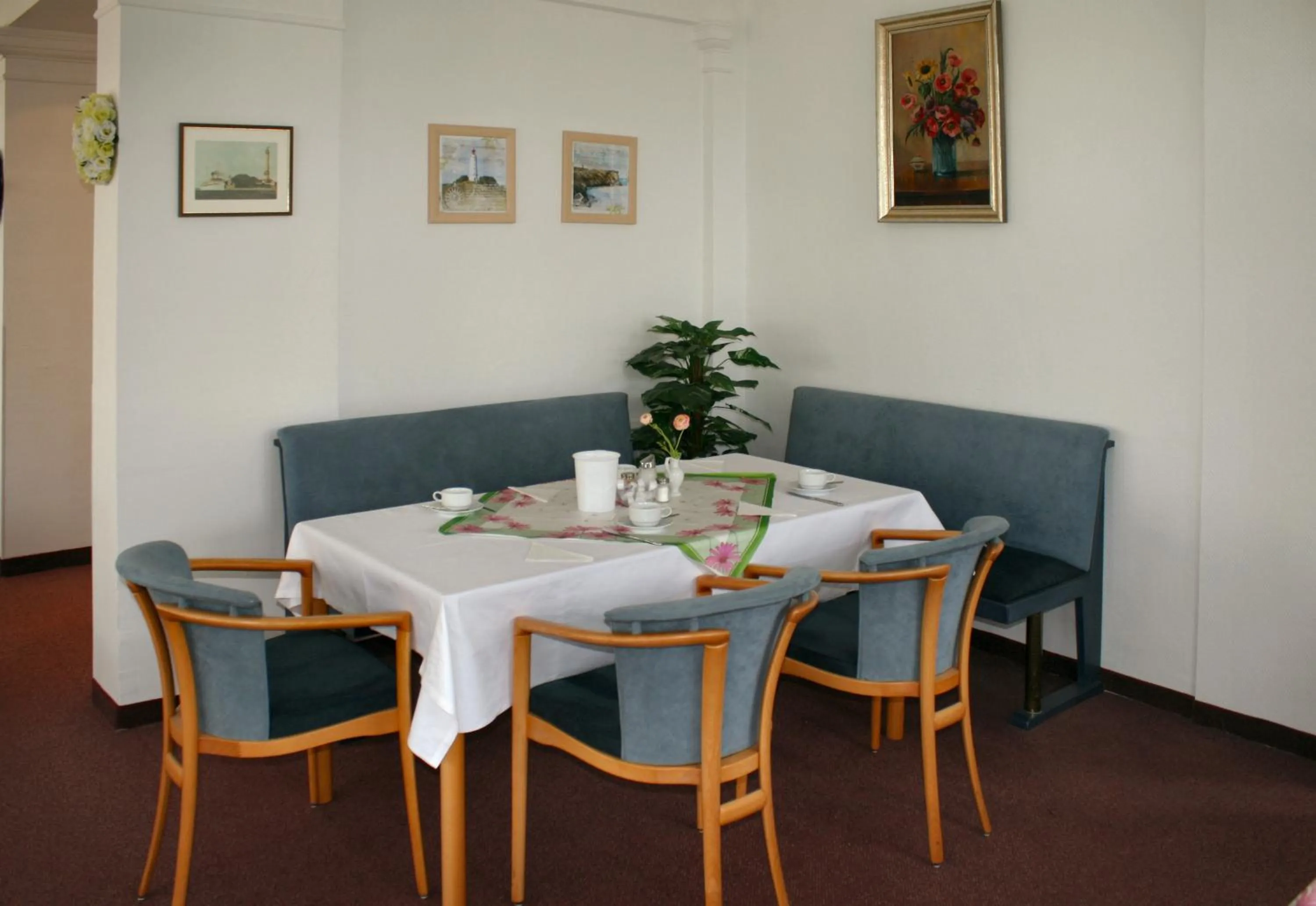 Restaurant/places to eat in Garni Eden Hotels