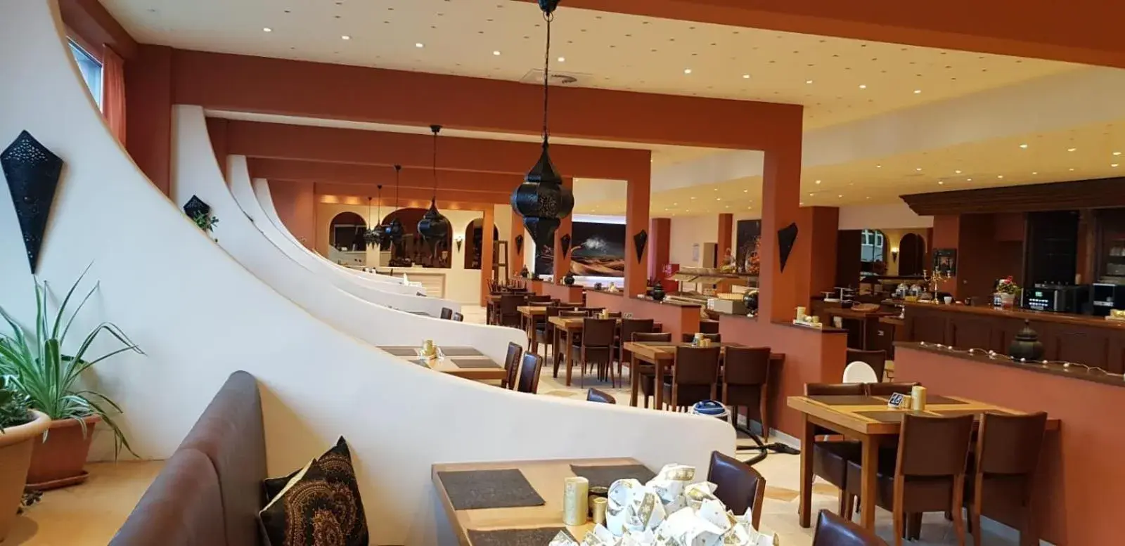 Restaurant/places to eat in Hotel Imota Restaurant/places to eat in Hotel Imota