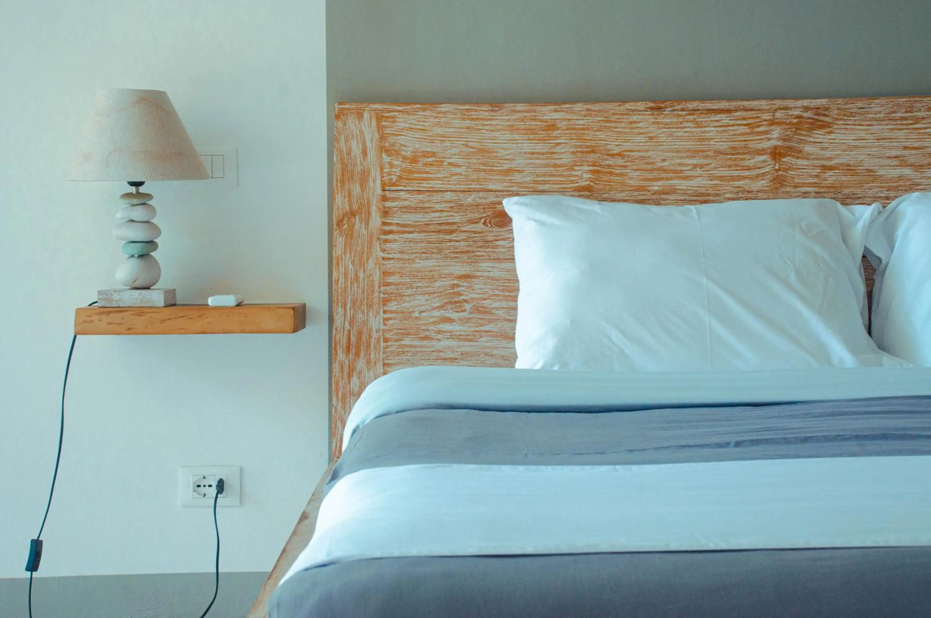 Bed in Villa Samalas Resort and Restaurant