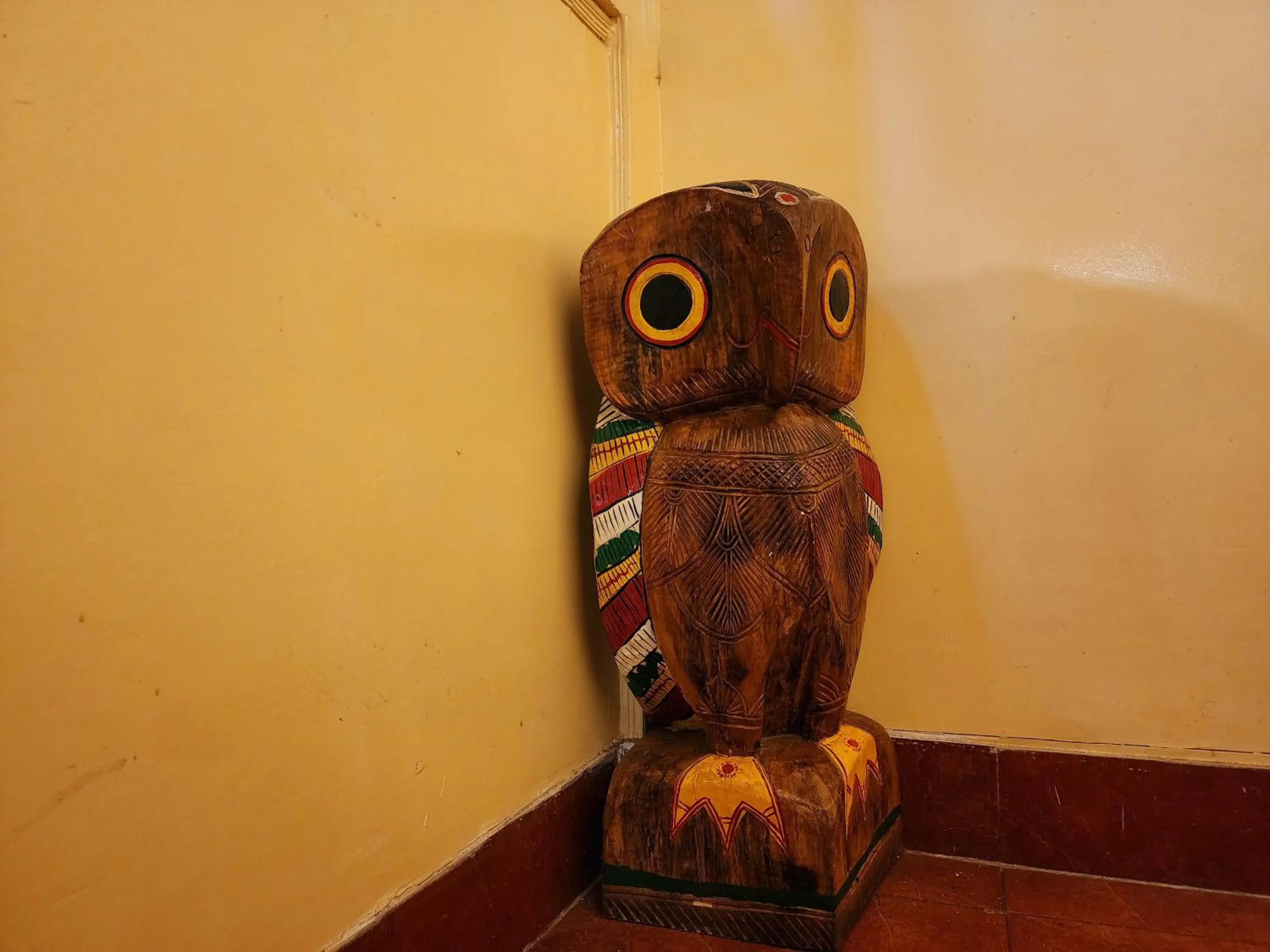 Decorative detail in Wise Owl Comfotel