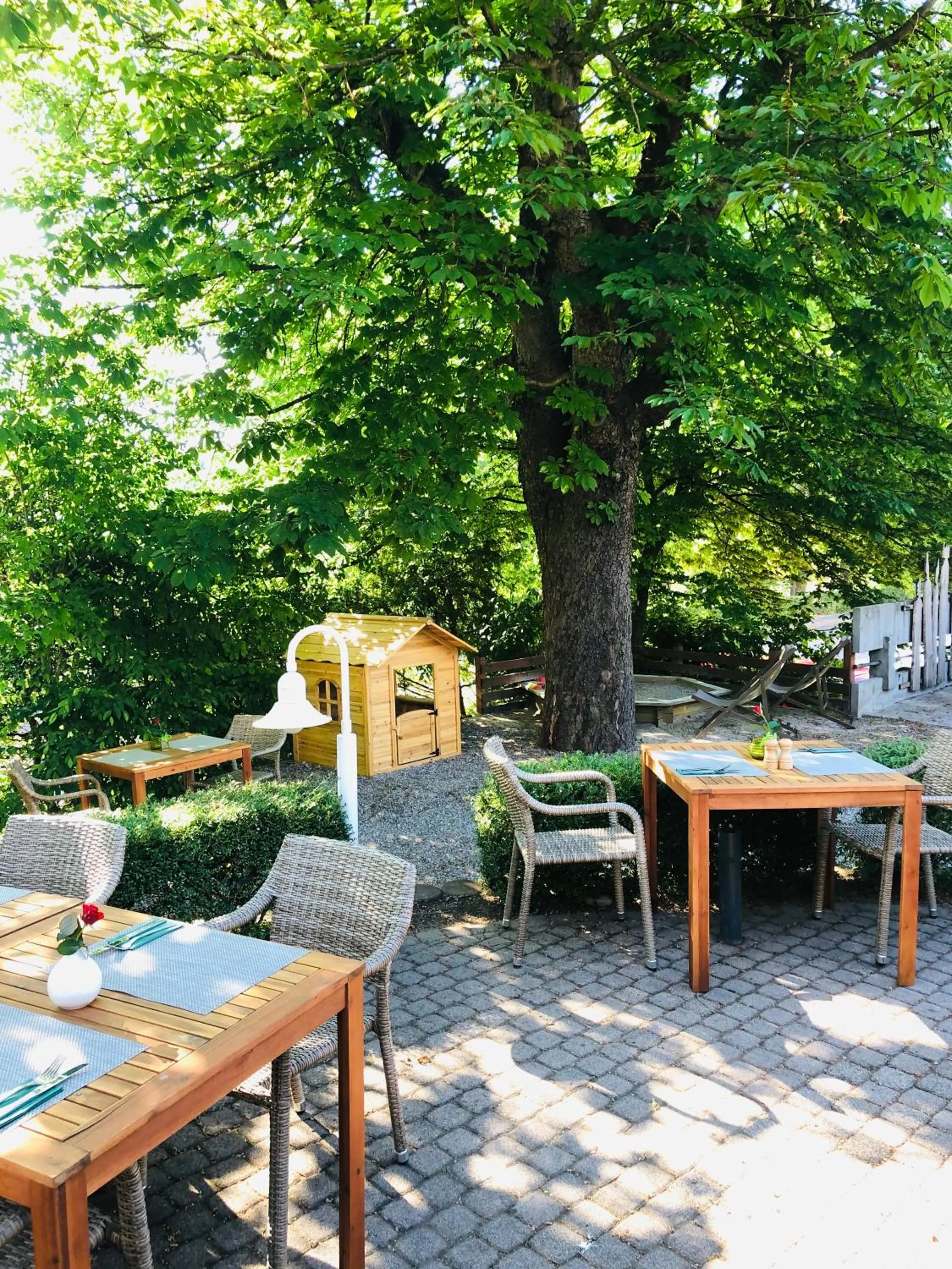 Patio in Hotel & Restaurant Grüner Baum Merzhausen