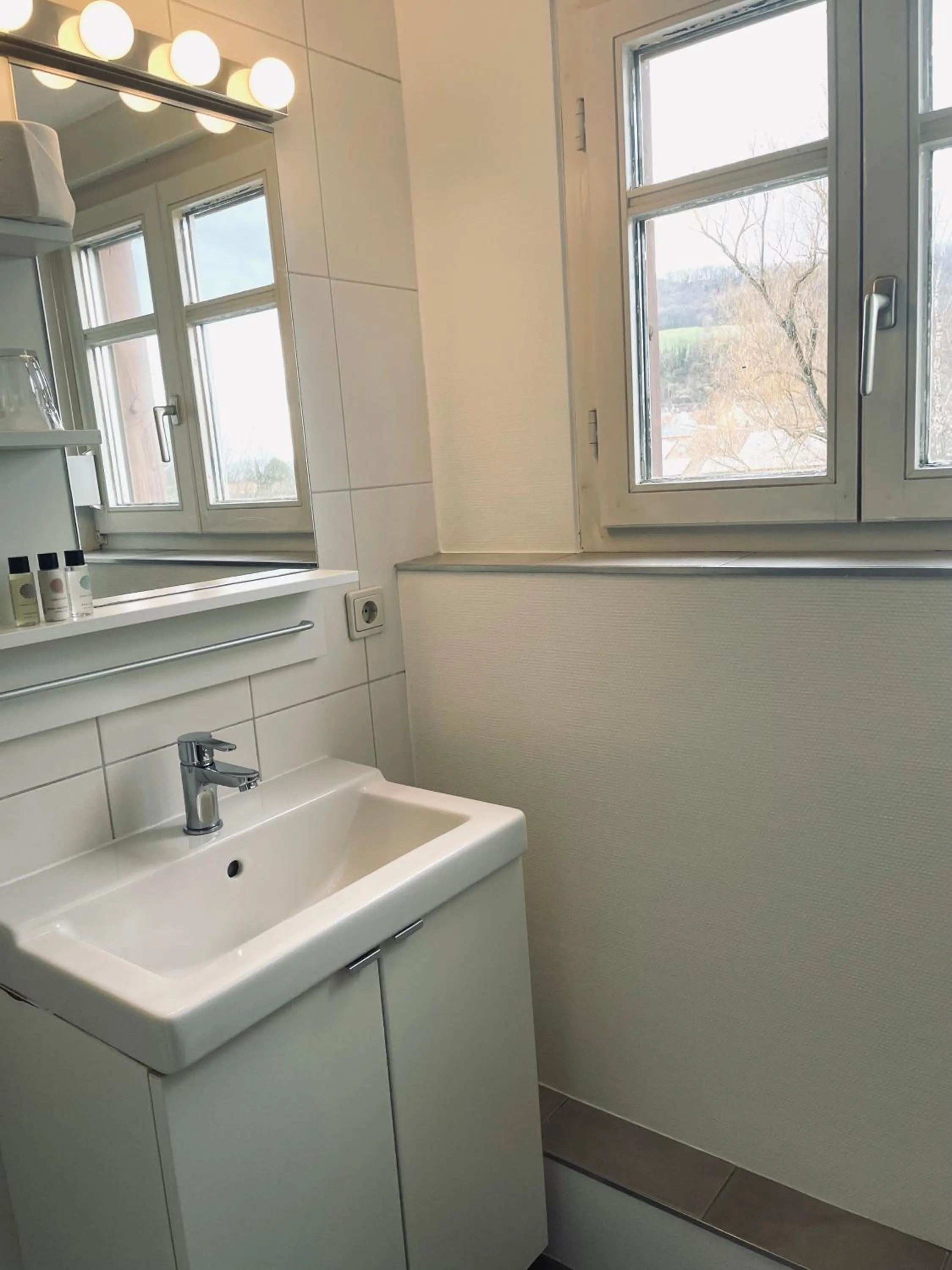 Bathroom in Hotel & Restaurant Grüner Baum Merzhausen