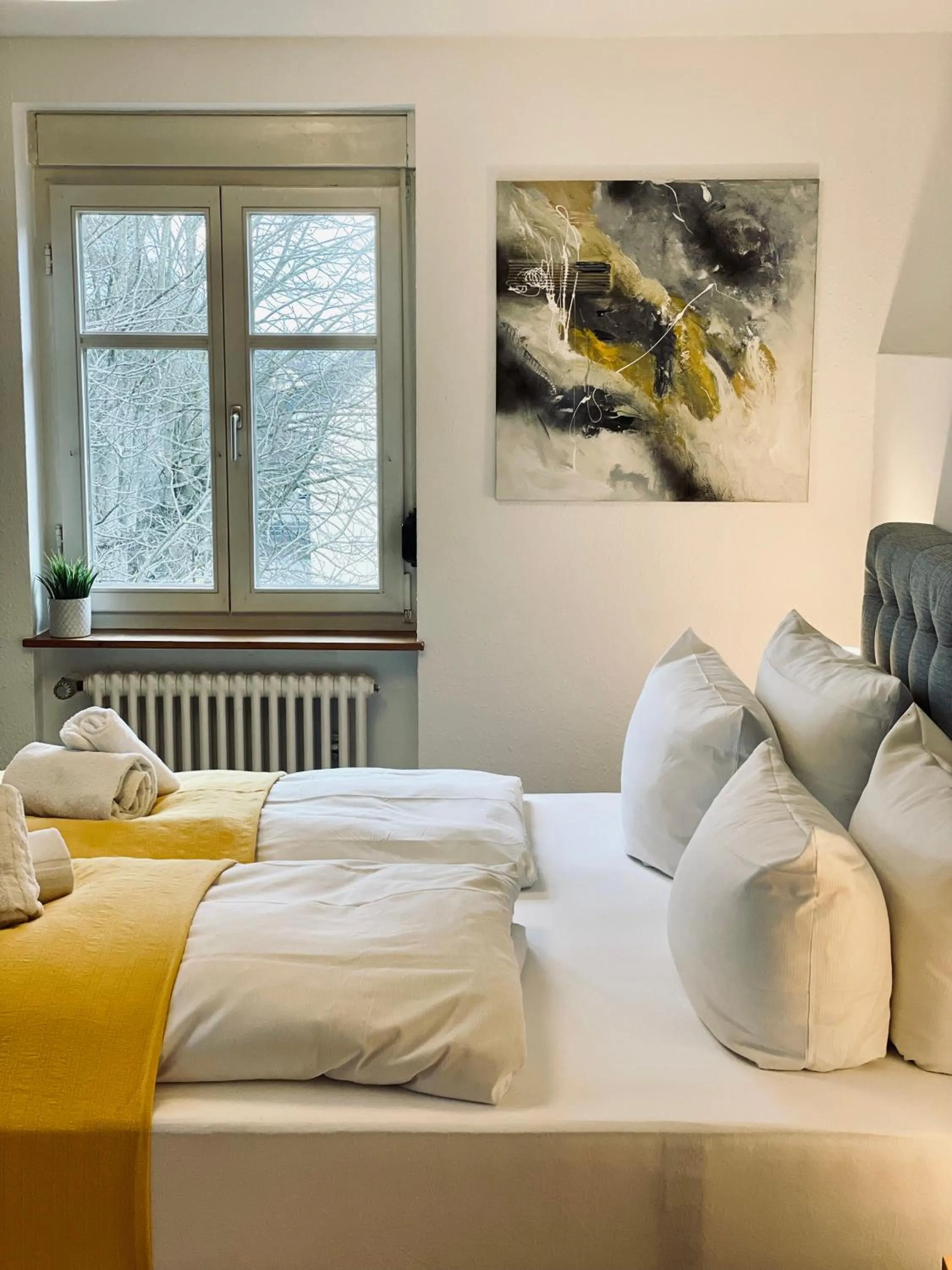 Bed in Hotel & Restaurant Grüner Baum Merzhausen