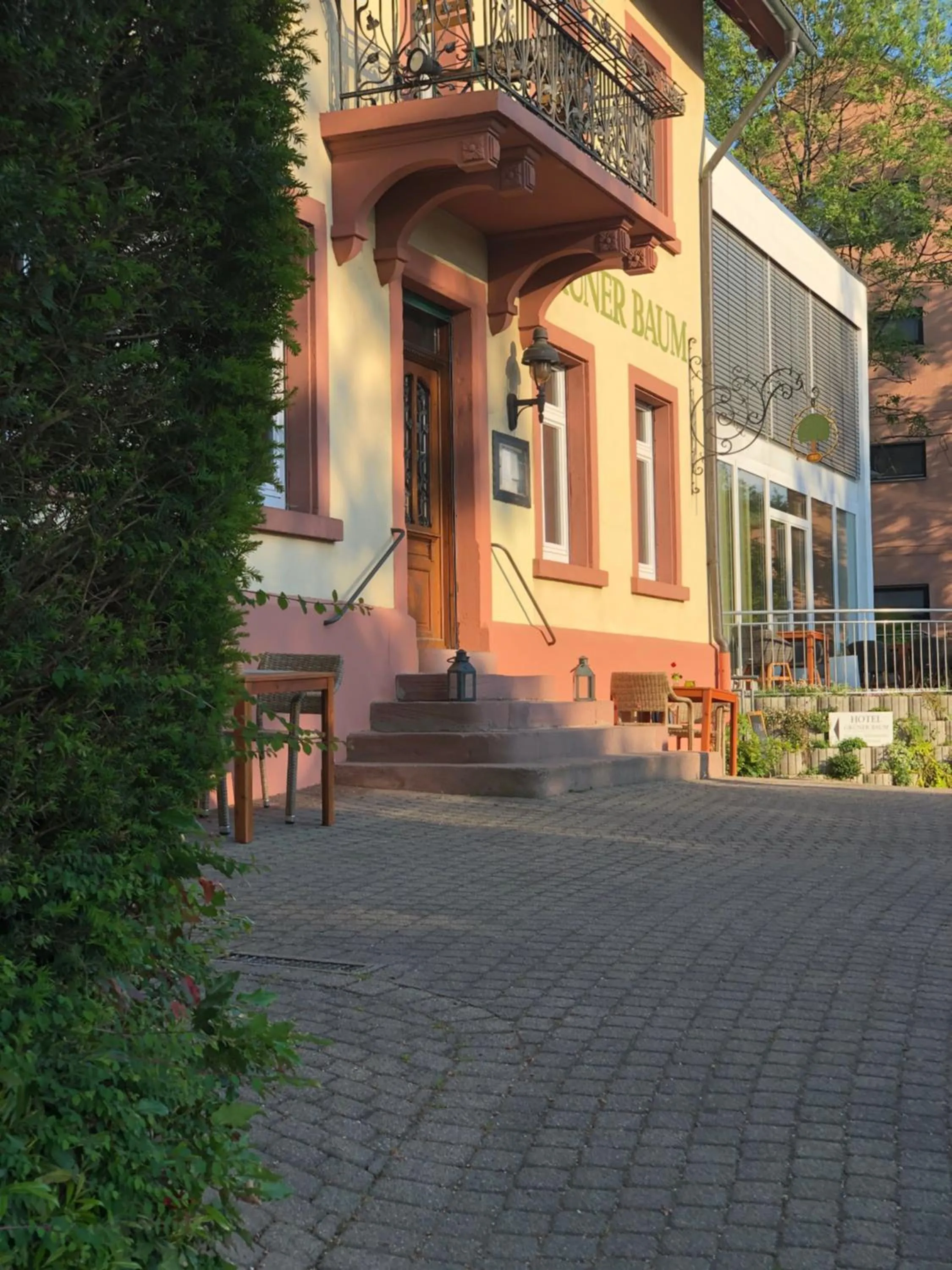 Facade/entrance in Hotel & Restaurant Grüner Baum Merzhausen