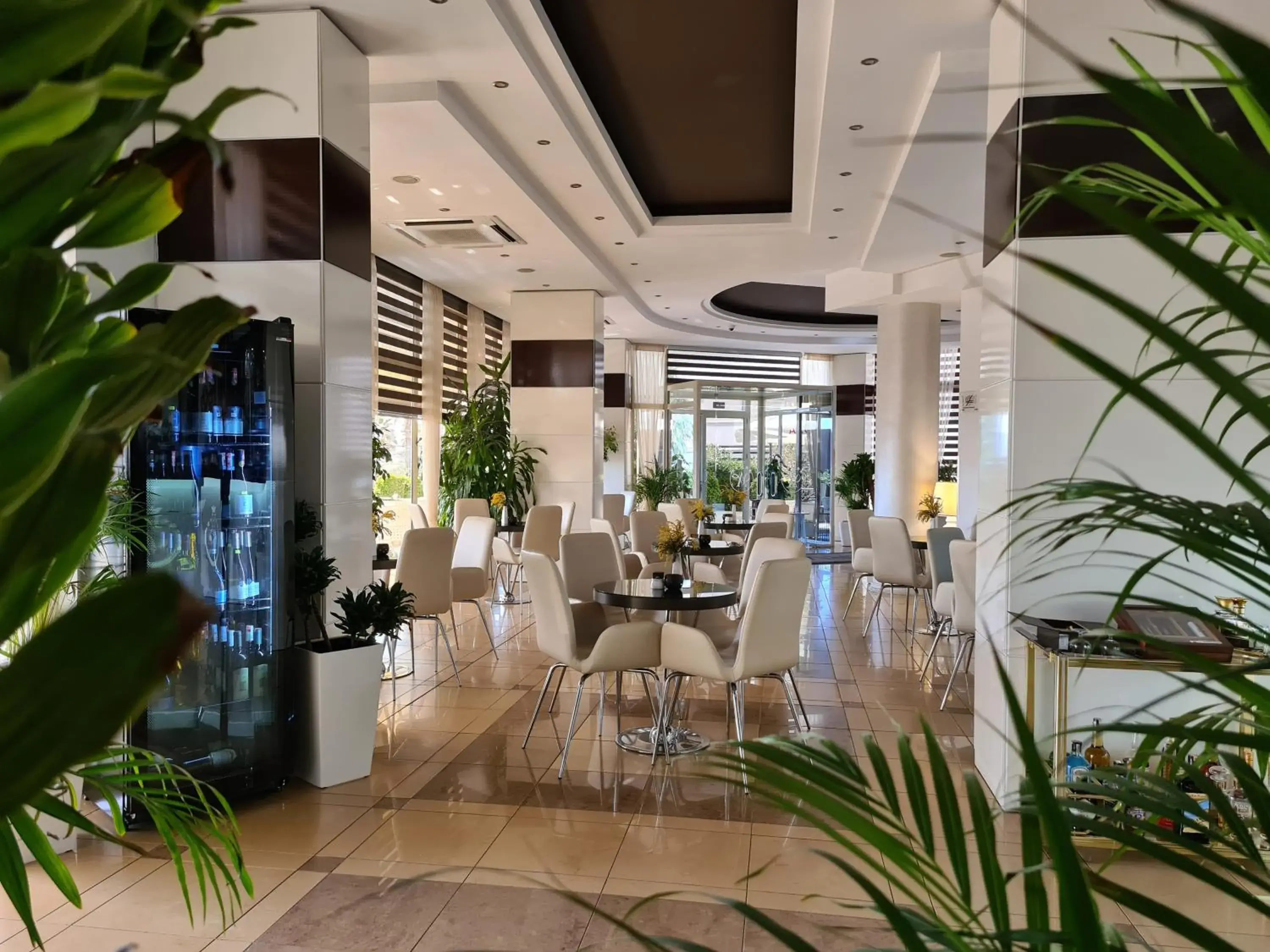 Restaurant/places to eat in Hotel Arvi Restaurant/places to eat in Hotel Arvi